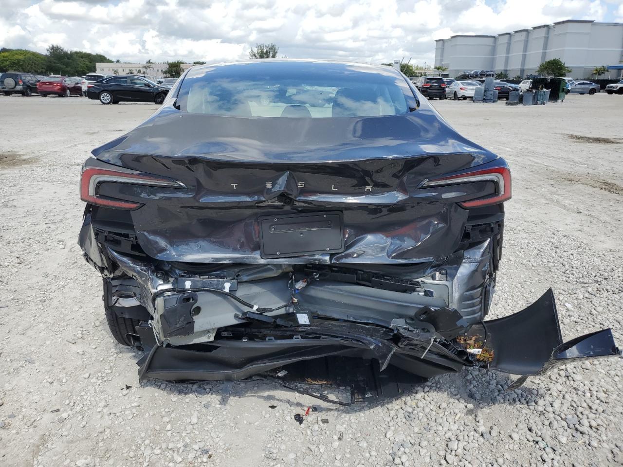 2025 Tesla Model 3 VIN: 5YJ3E1EAXSF040693 Lot: 89459025