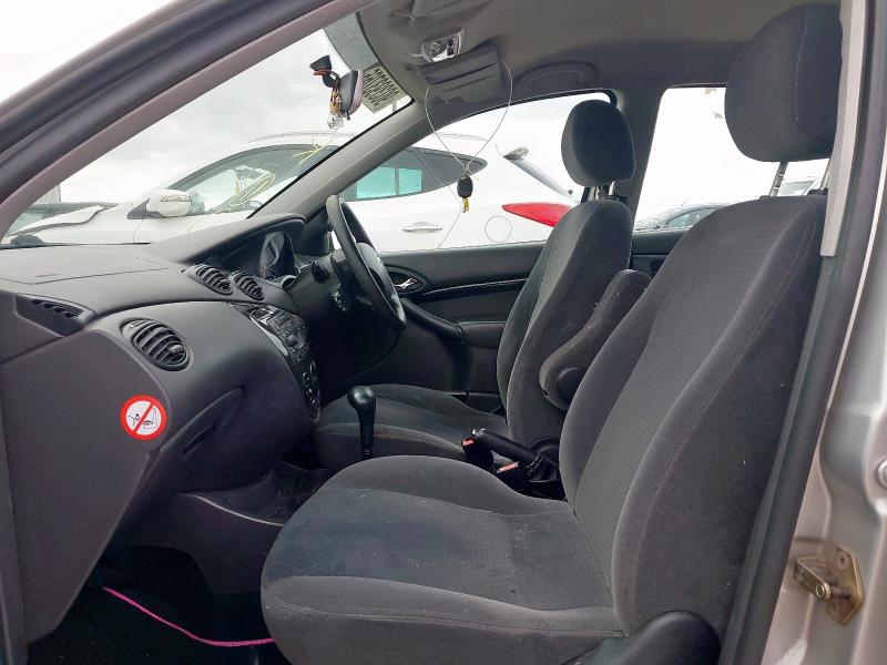 2004 FORD FOCUS 2.0 GHIA 5DR AUTO