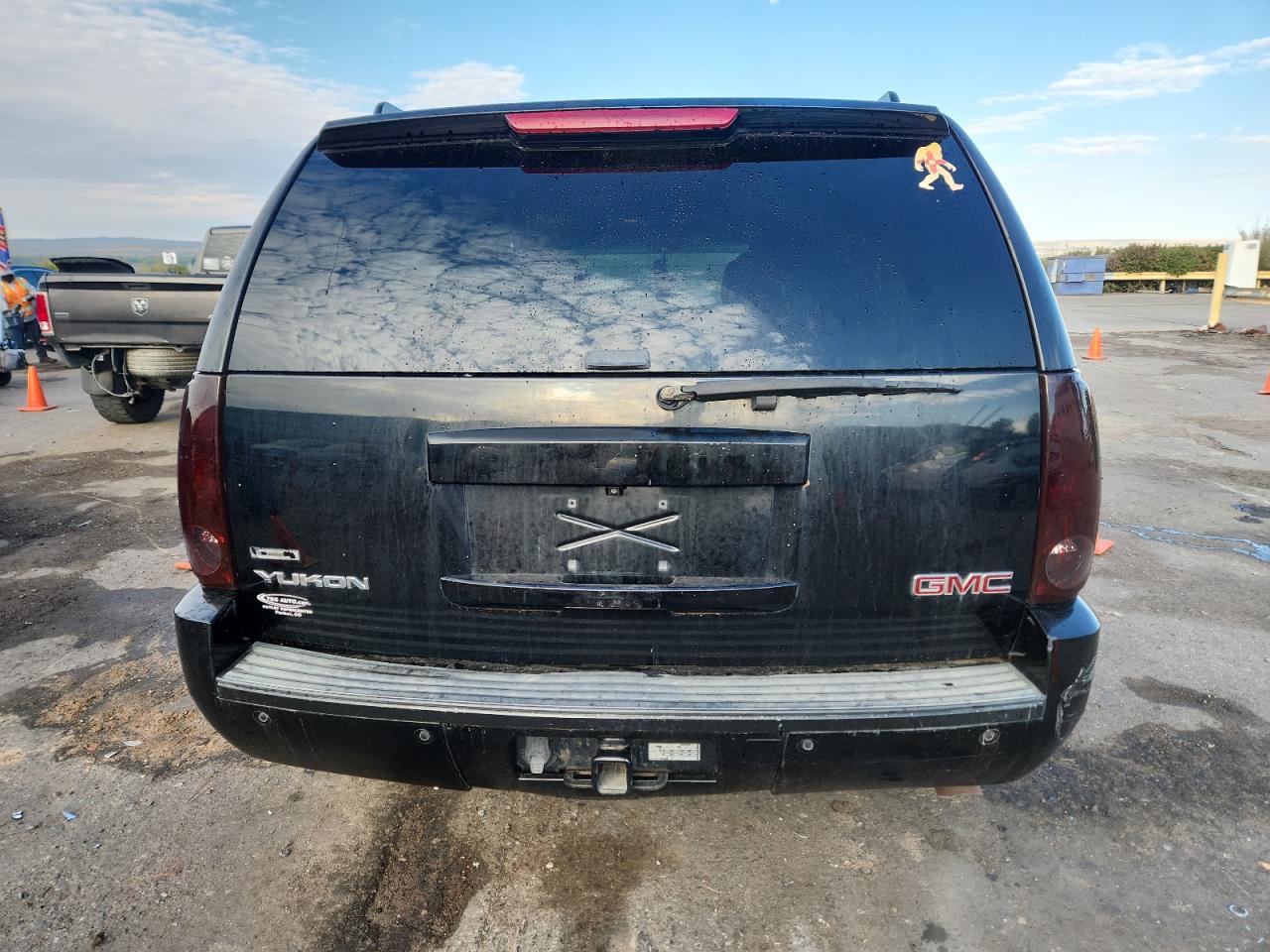 2009 GMC Yukon Denali VIN: 1GKFK03279R271913 Lot: 85937365