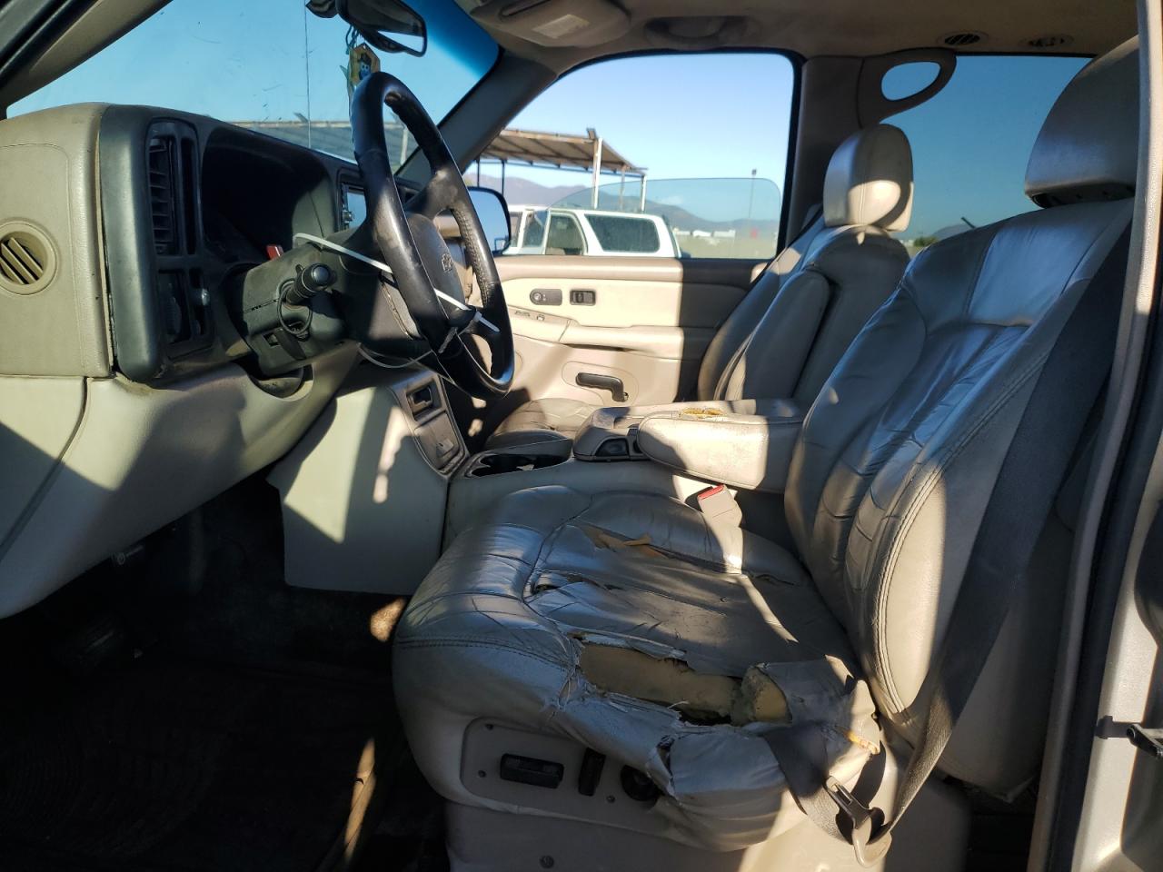 2002 Chevrolet Suburban C1500 VIN: 3GNEC16T62G263331 Lot: 81852855