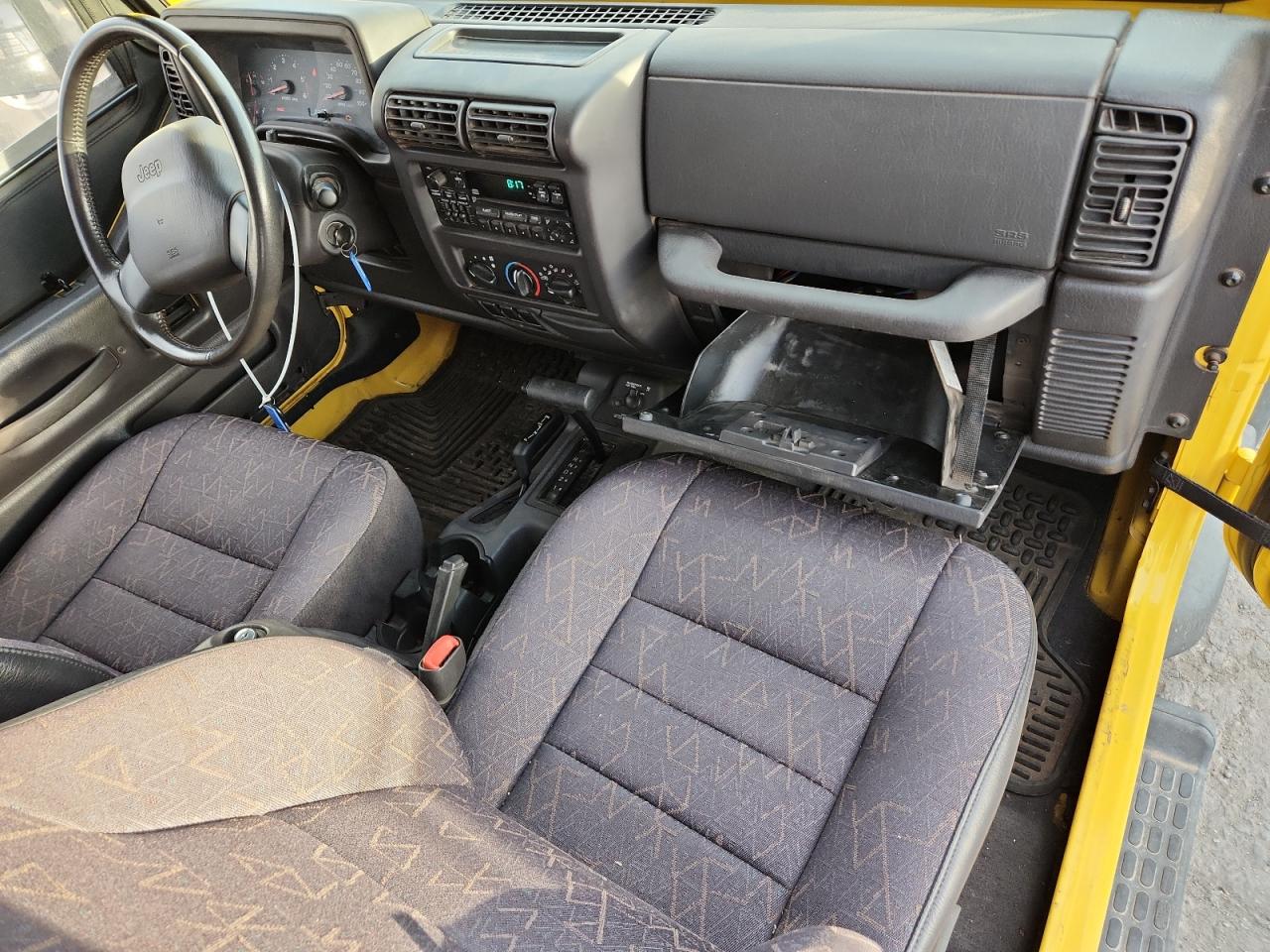 2002 Jeep Wrangler / Tj Sport VIN: 1J4FA49S42P753702 Lot: 85365145