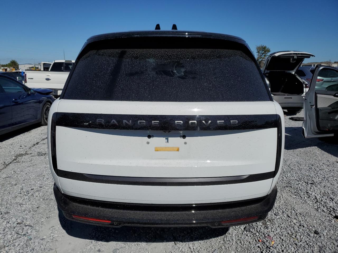 2025 Land Rover Range Rover Se VIN: SALKPBE98SA265083 Lot: 90927025
