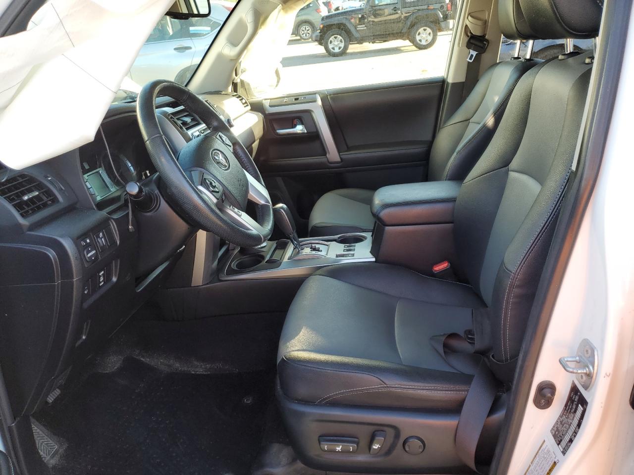 2015 Toyota 4Runner Sr5/Sr5 Premium VIN: JTEBU5JR3F5272511 Lot: 81996355