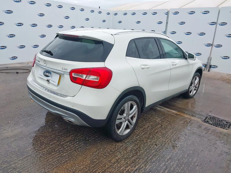 2015 MERCEDES-BENZ GLA200 SPORT CDI AUTO 