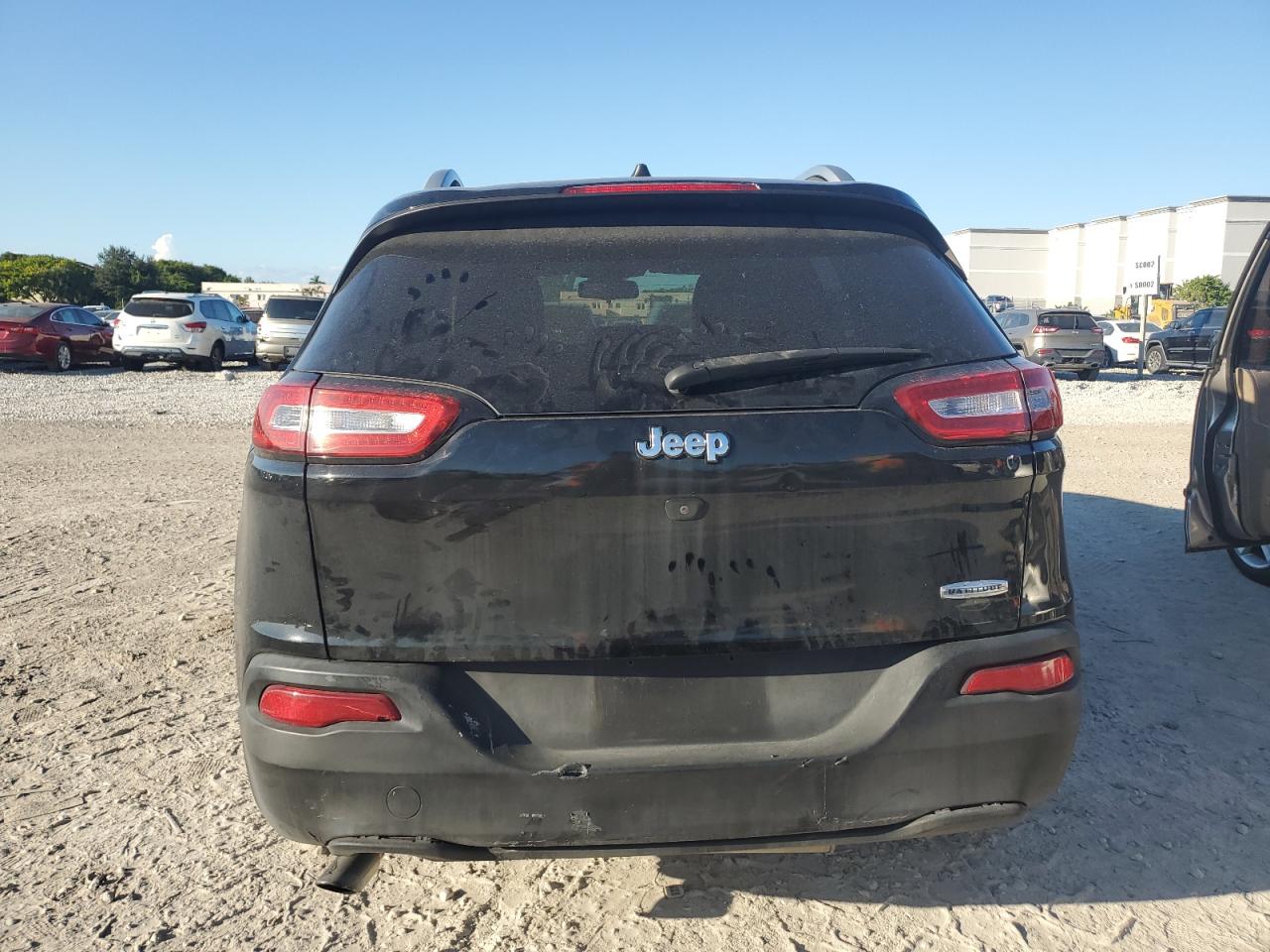 2017 Jeep Cherokee Latitude VIN: 1C4PJLCB3HW574675 Lot: 87470165