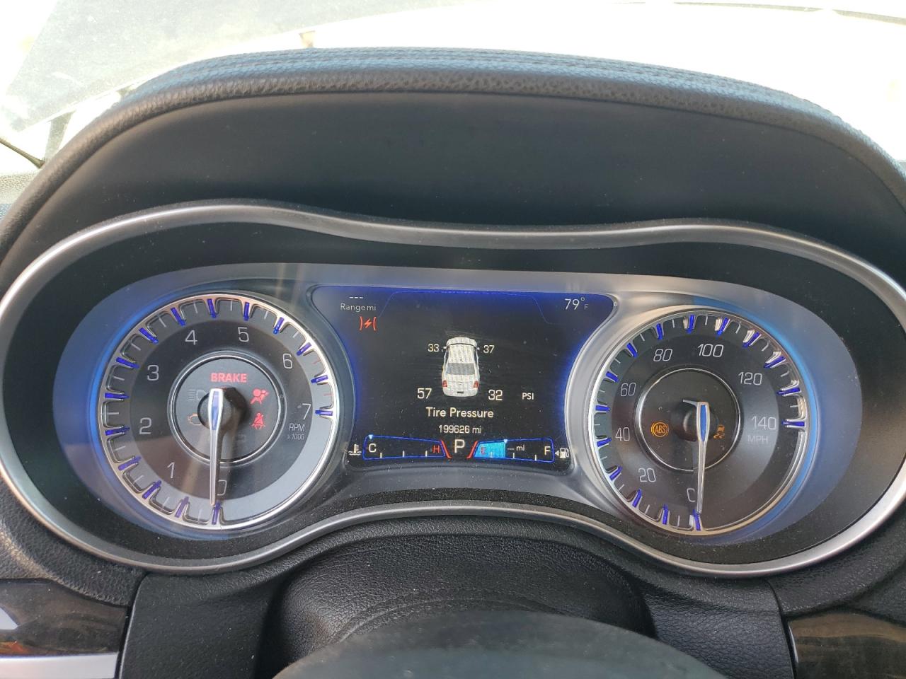 2018 Chrysler 300 Limited VIN: 2C3CCAEG1JH137059 Lot: 82185005