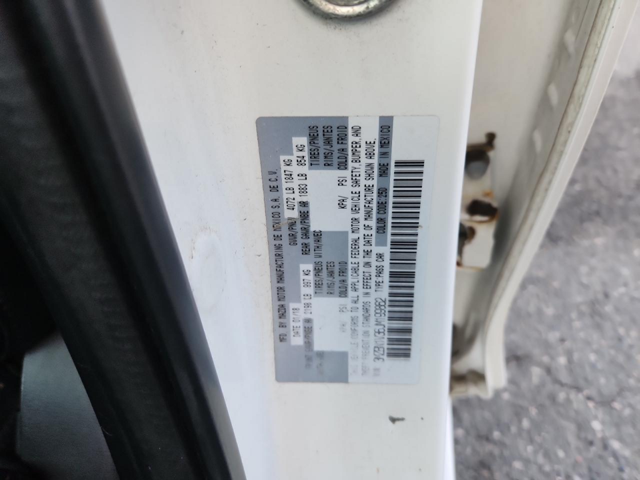 2018 Mazda 3 Touring VIN: 3MZBN1V36JM199862 Lot: 85319055