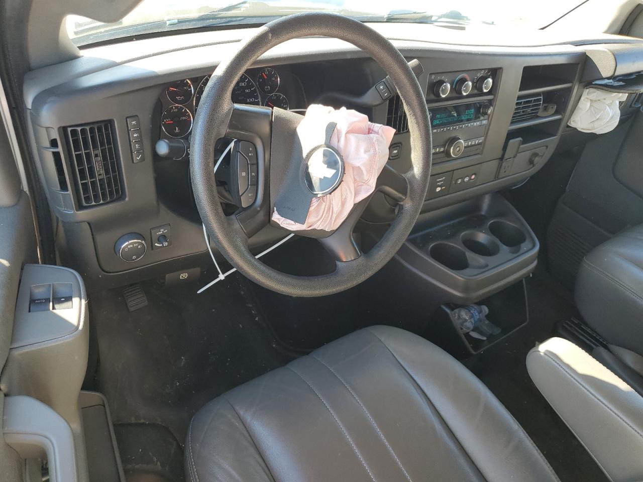 2016 Chevrolet Express G3500 Ls VIN: 1GAZGNFG9G1303957 Lot: 87117455