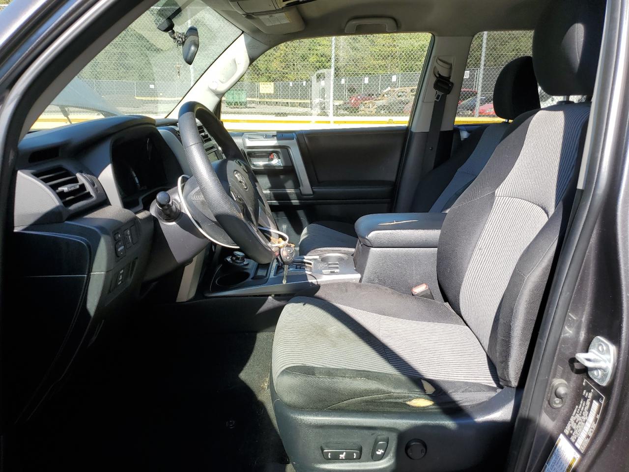 2015 Toyota 4Runner Sr5/Sr5 Premium VIN: JTEBU5JR2F5204460 Lot: 82260975