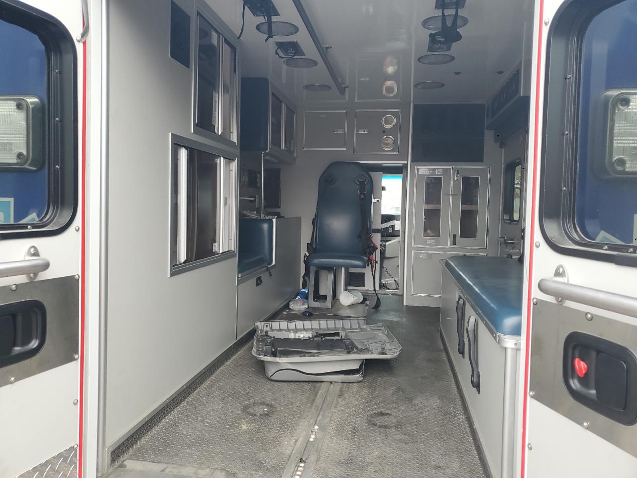 2017 Ford E-350 Ambulance VIN: 1FDWE3FS8HDC28883 Lot: 87239185