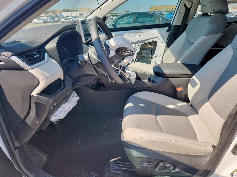  TOYOTA RAV4 2024 Белы