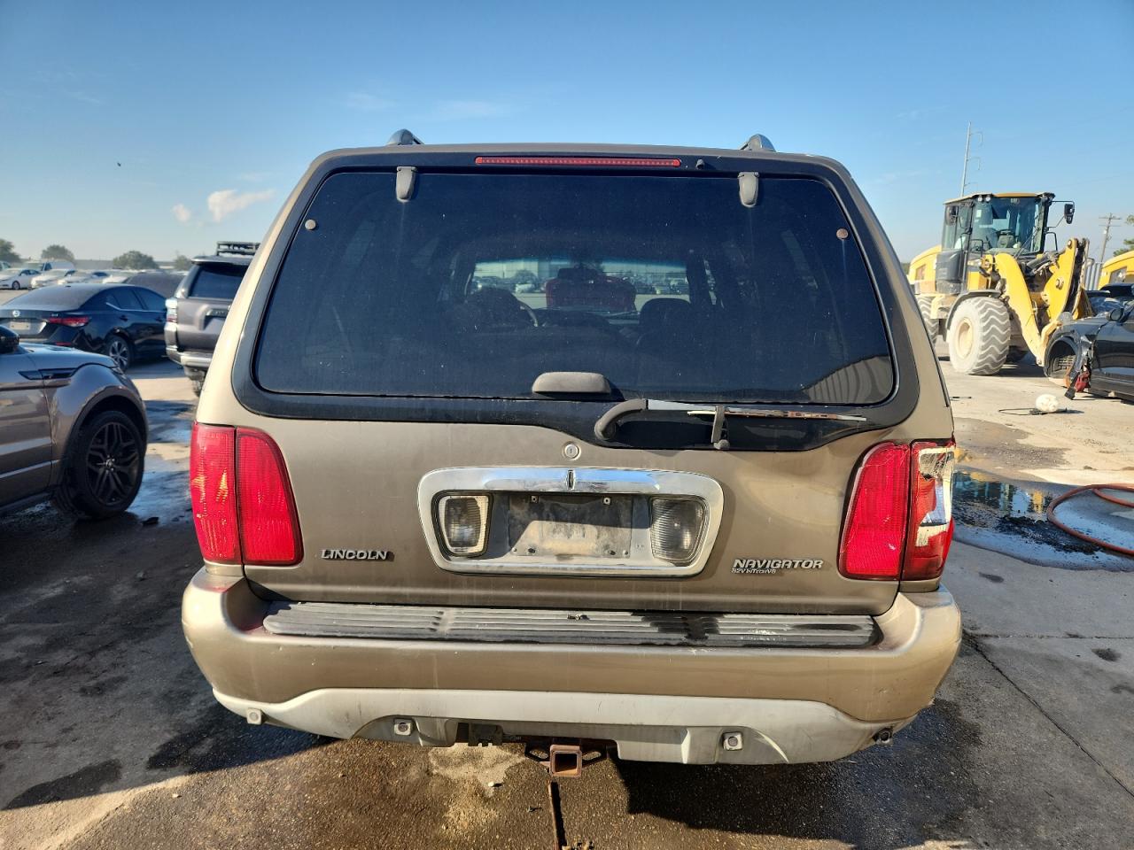 2002 Lincoln Navigator VIN: 5LMFU28R12LJ17450 Lot: 87015115