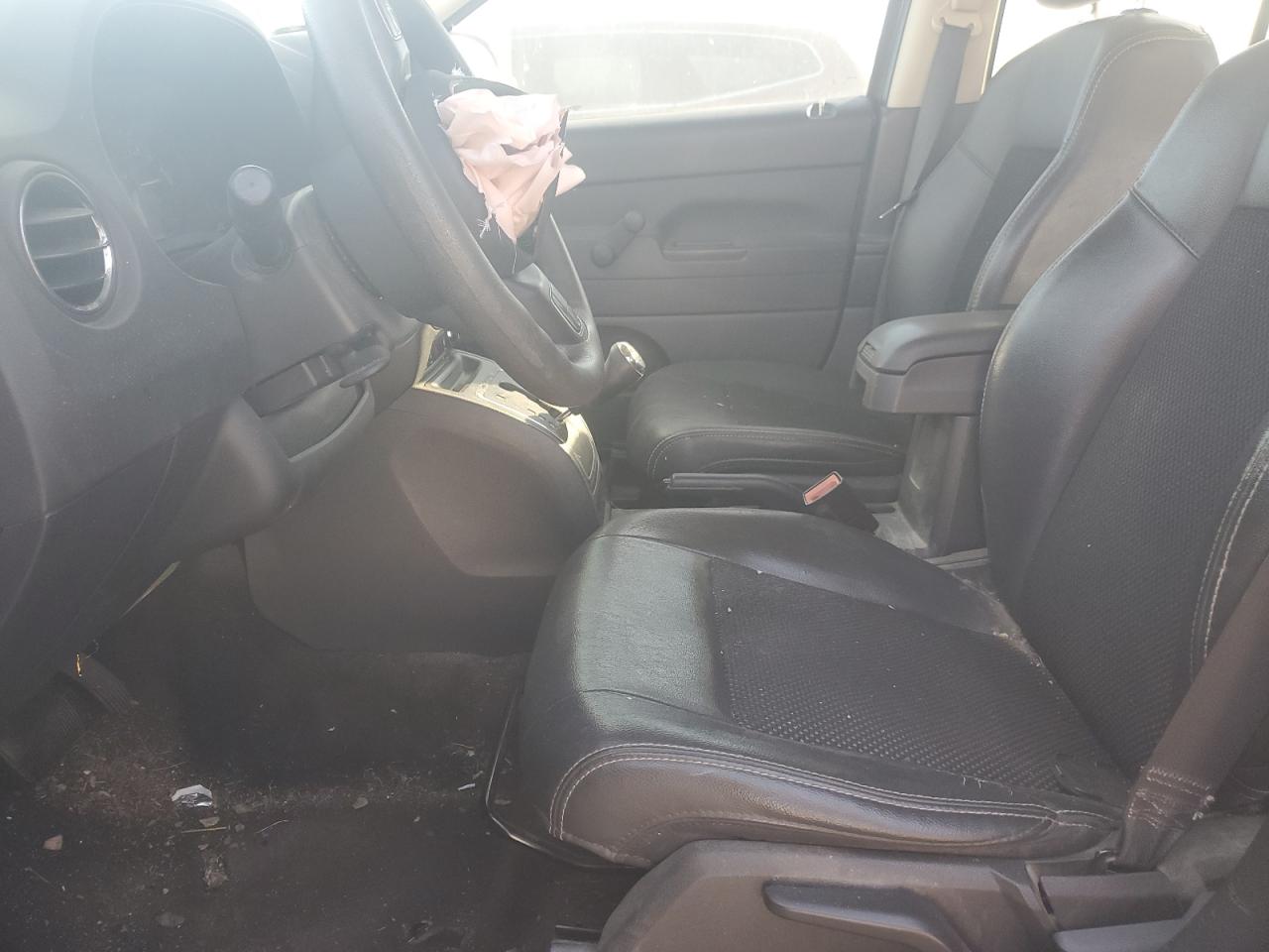 2015 Jeep Compass Sport VIN: 1C4NJCBAXFD246517 Lot: 82579385