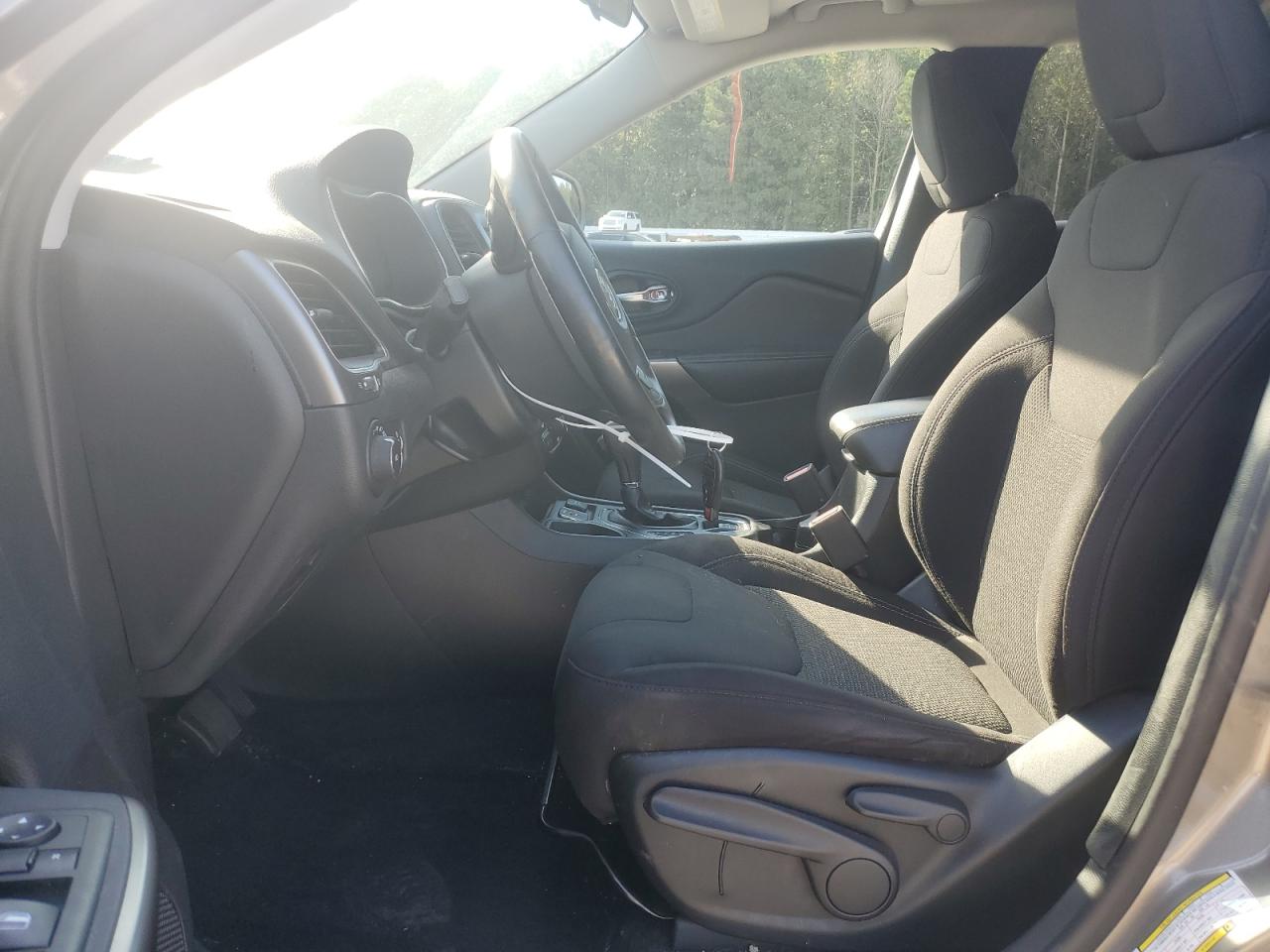 2019 Jeep Cherokee Latitude VIN: 1C4PJLCX7KD286611 Lot: 85733105