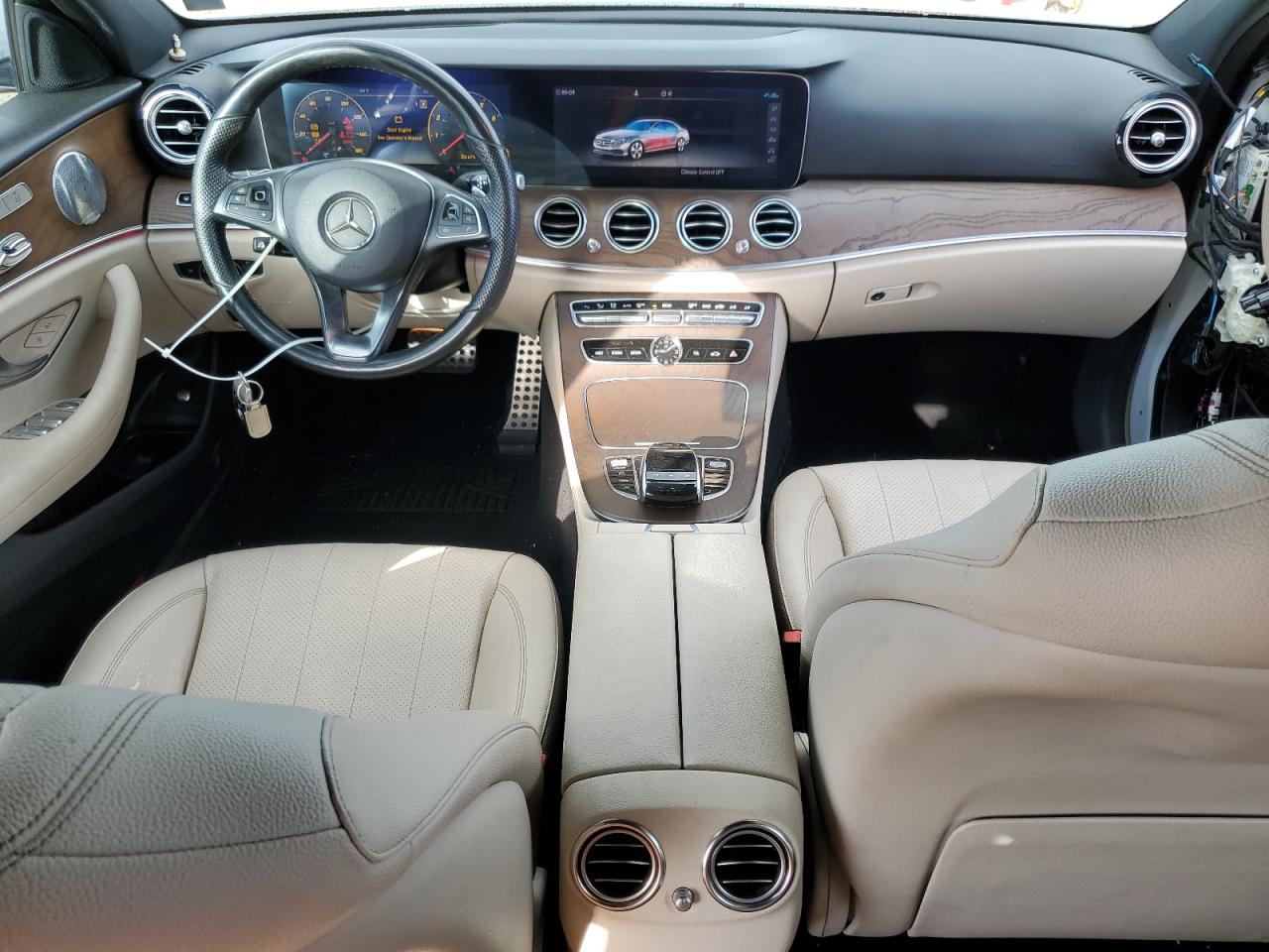 2018 Mercedes-Benz E 300 VIN: WDDZF4JB1JA303190 Lot: 82587915