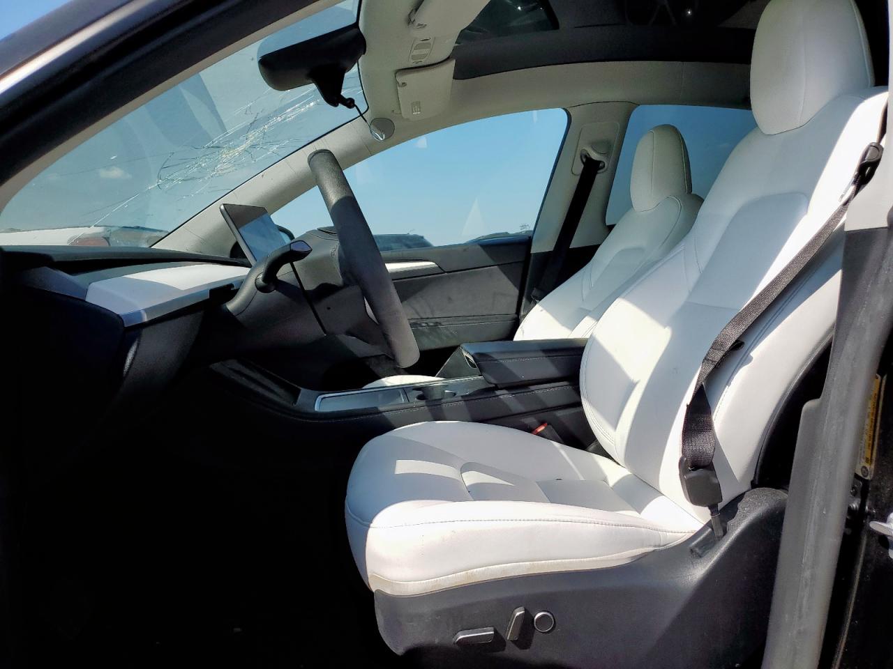 2023 Tesla Model Y VIN: 7SAYGDED4PF940057 Lot: 84916925