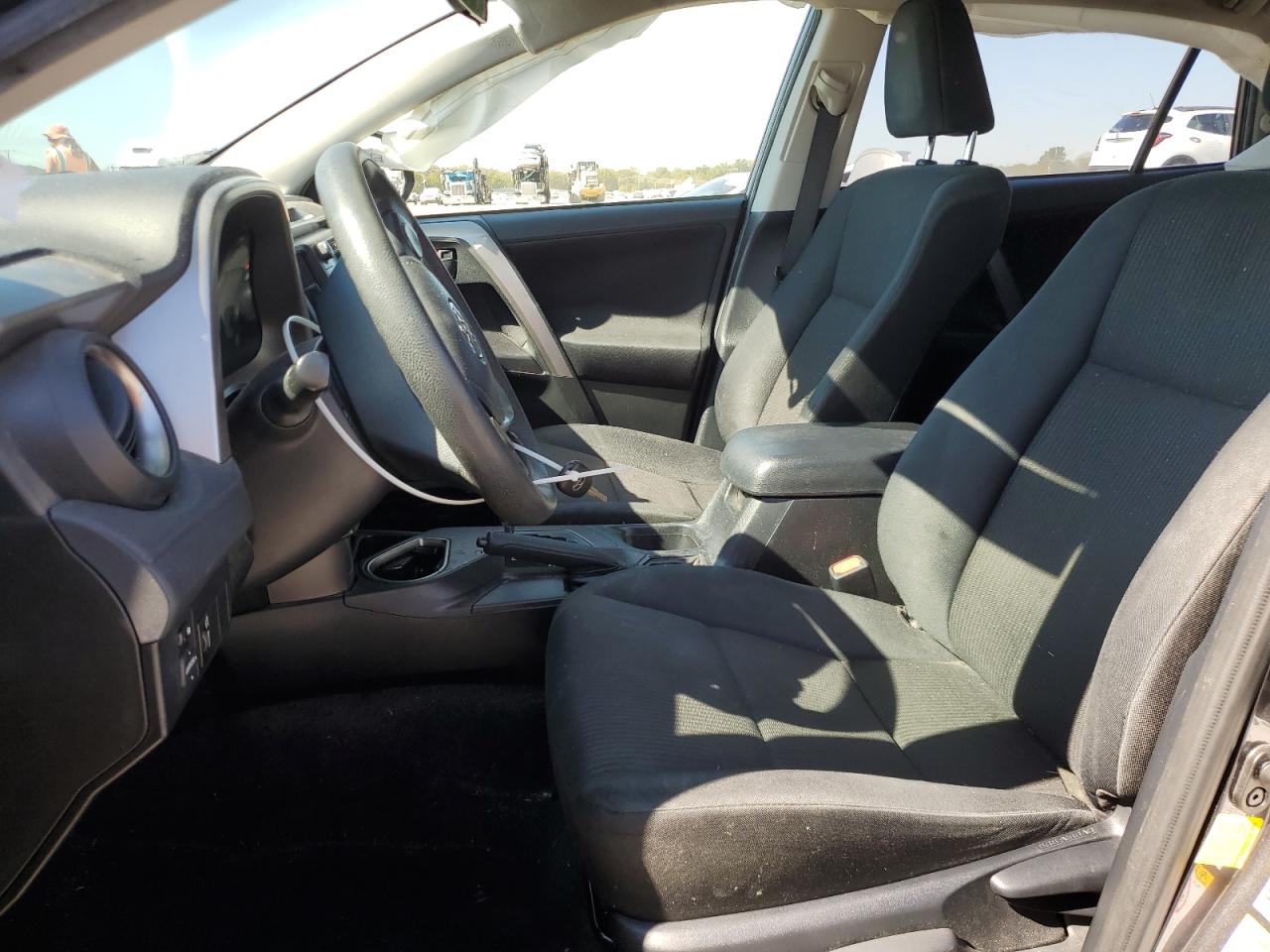 2016 Toyota Rav4 Le VIN: JTMZFREV2GJ074880 Lot: 82456605