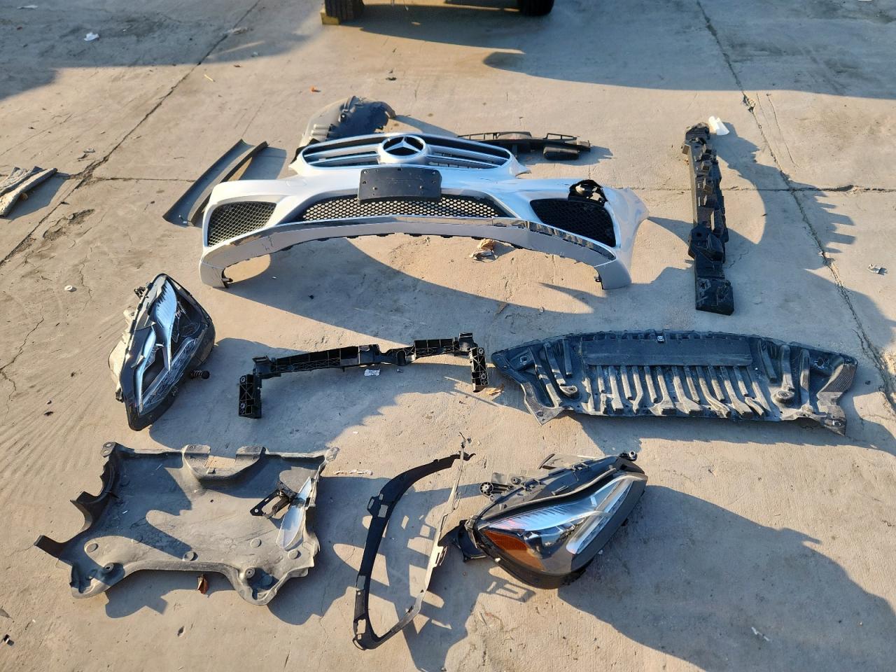 2016 Mercedes-Benz E 350 VIN: WDDHF5KB2GB166599 Lot: 84303425