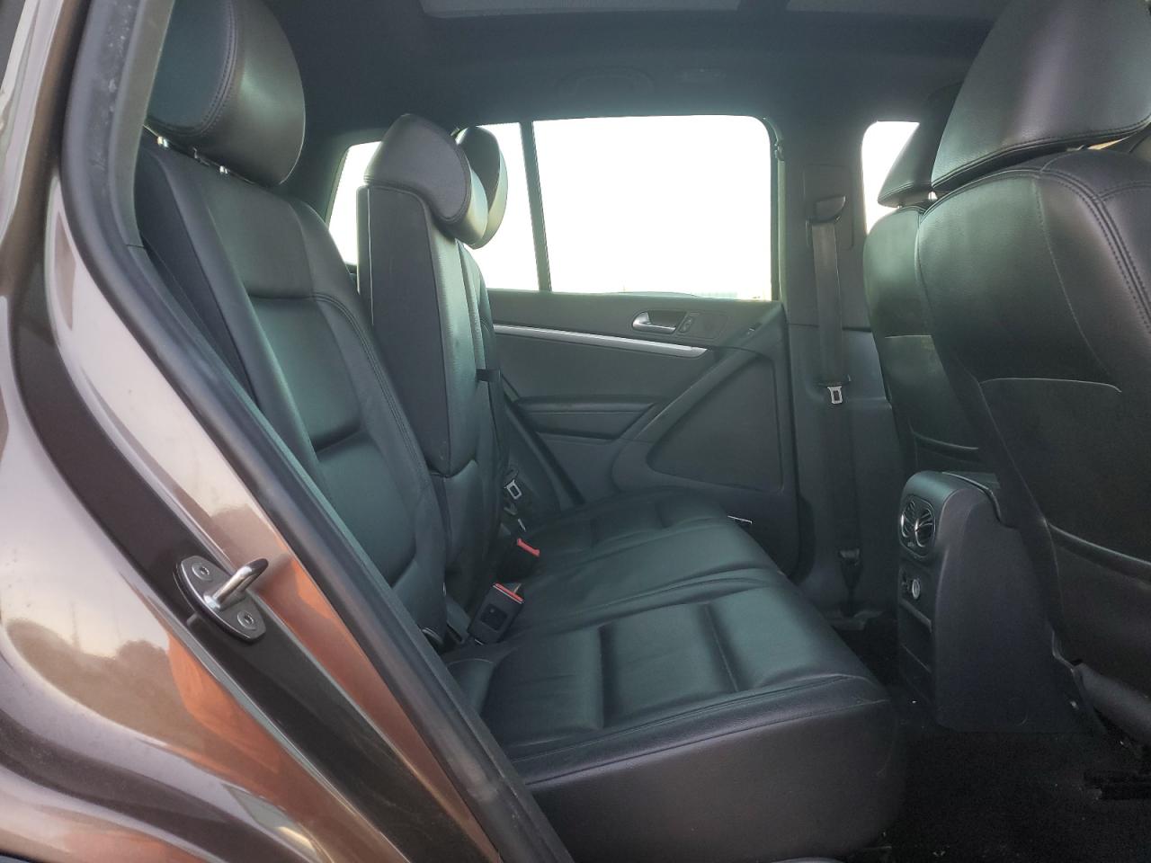 car-image car-image