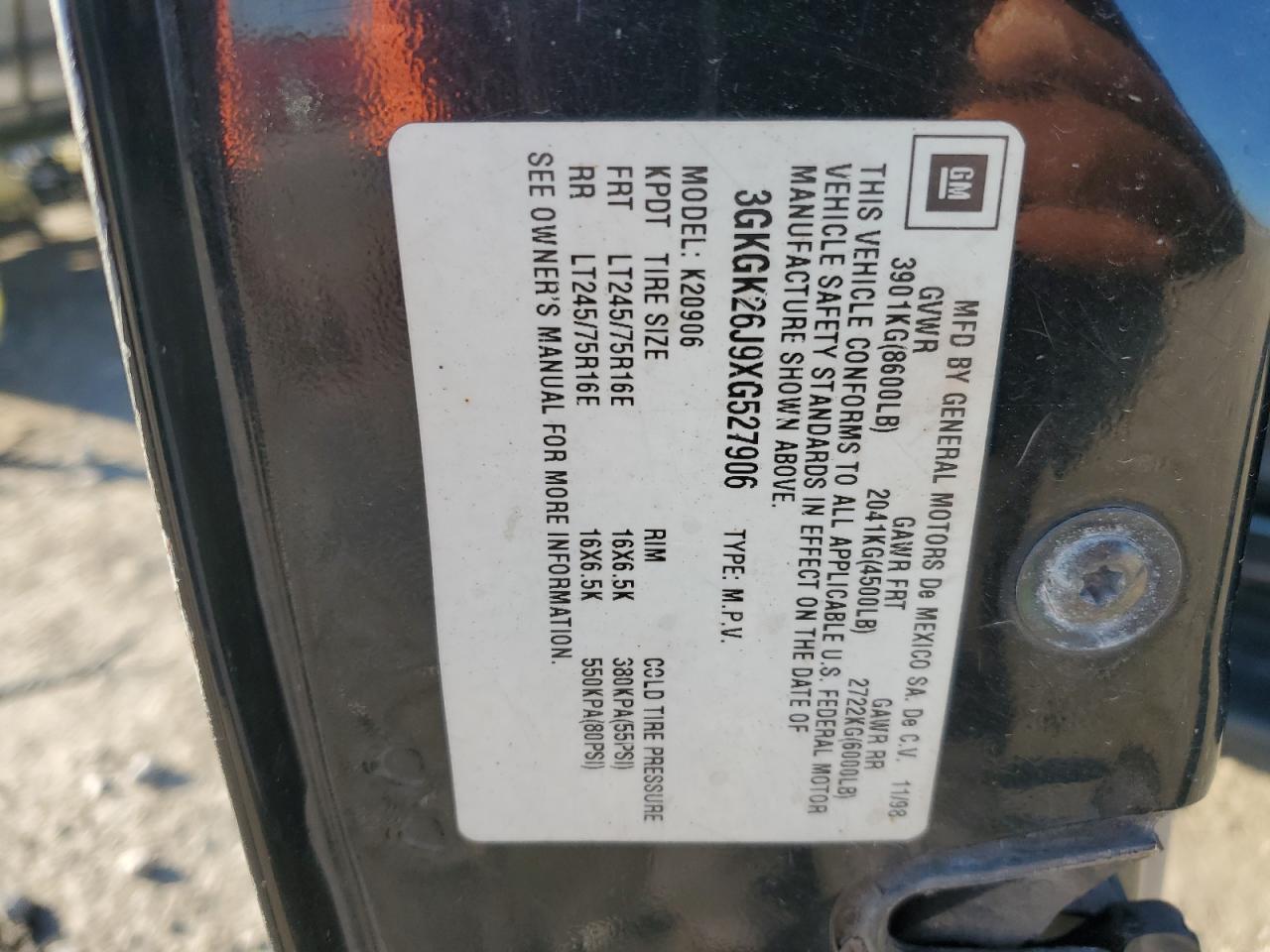 1999 GMC Suburban K2500 VIN: 3GKGK26J9XG527906 Lot: 90121165