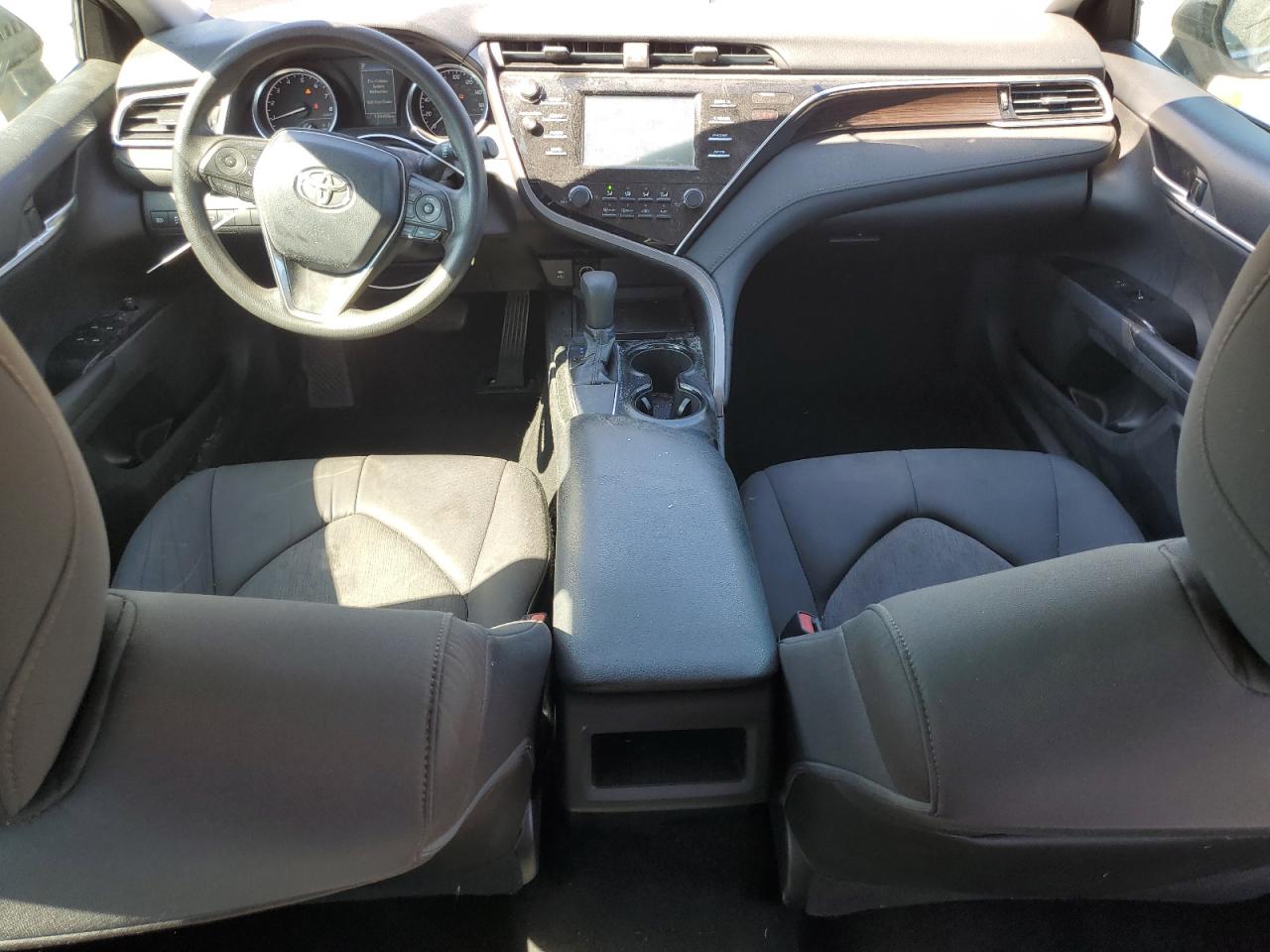 2018 Toyota Camry L VIN: 4T1B11HK6JU080556 Lot: 85271735