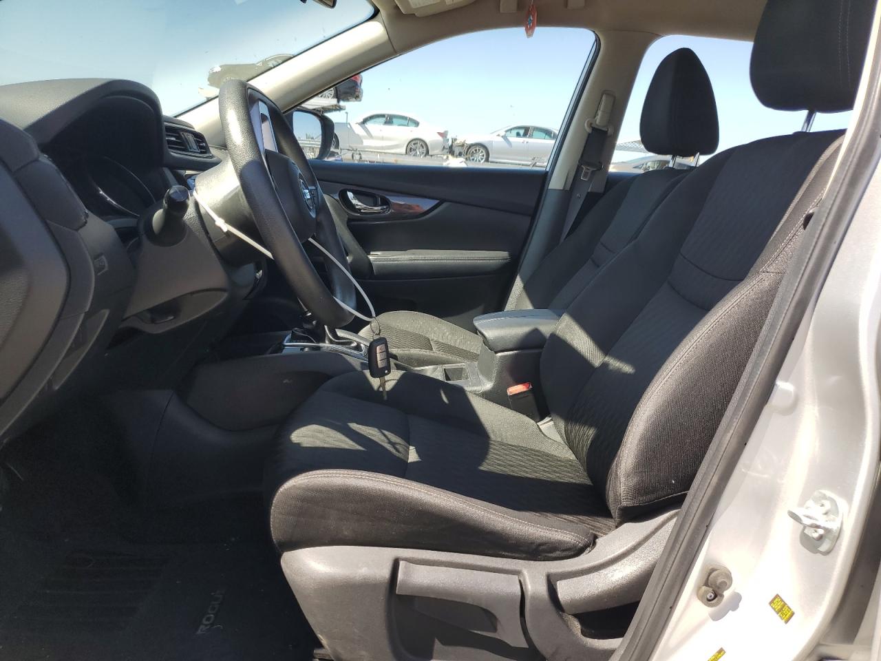 2017 Nissan Rogue S VIN: KNMAT2MTXHP569761 Lot: 84815395