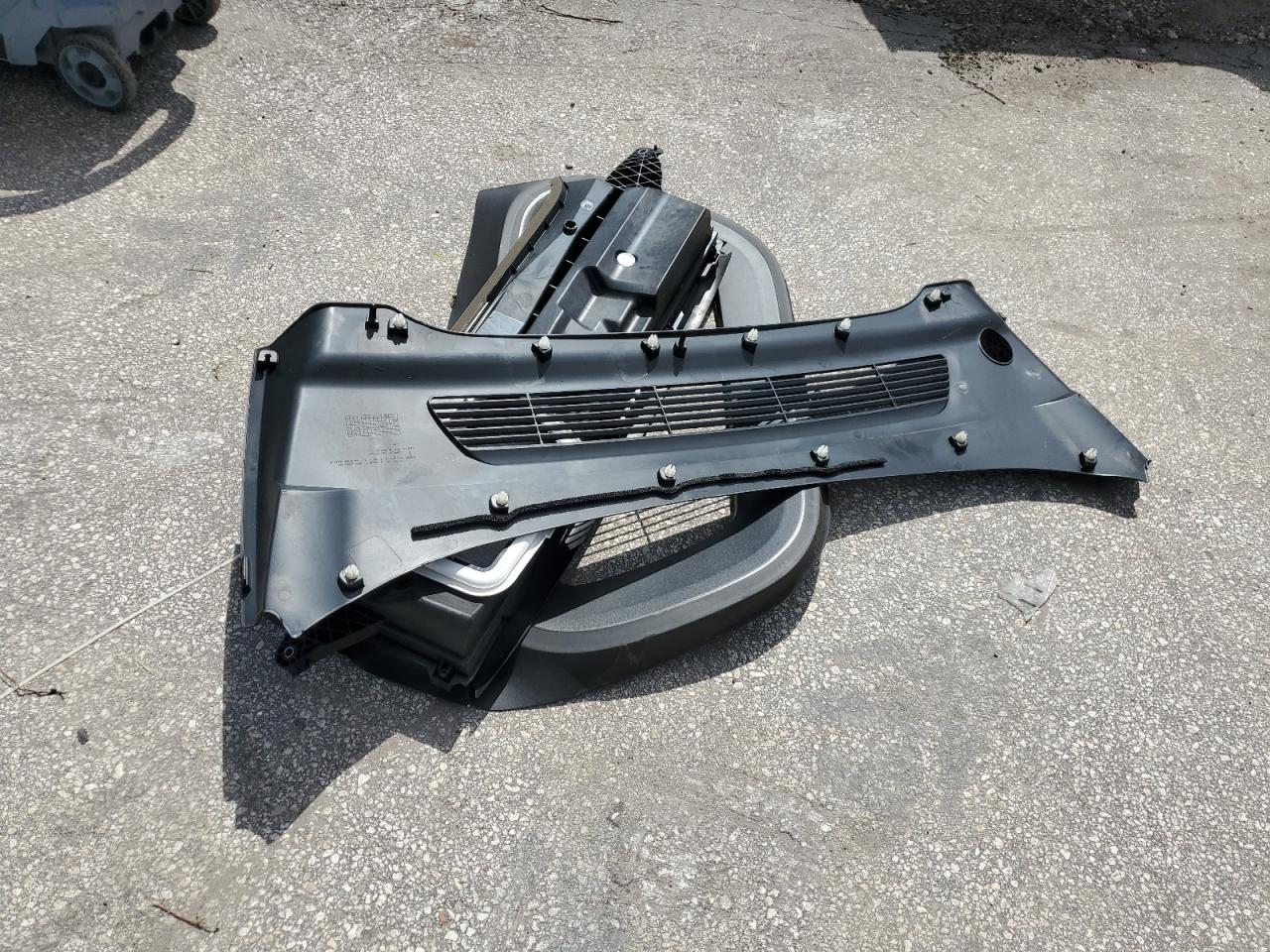 2024 Tesla Model Y VIN: 7SAYGDED8RF055511 Lot: 82562745