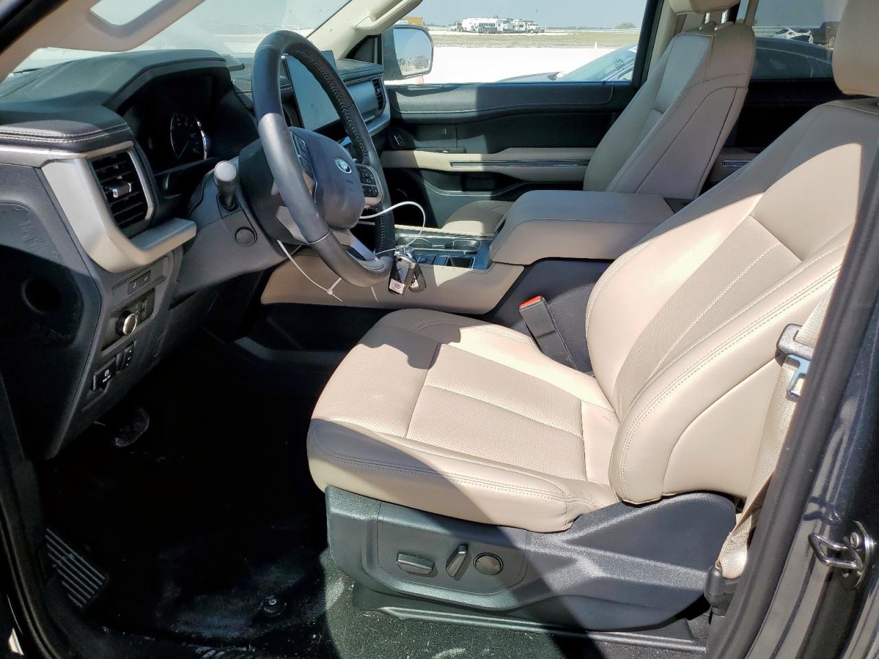 2024 Ford Expedition Xlt VIN: 1FMJU1H86REA49384 Lot: 86828695