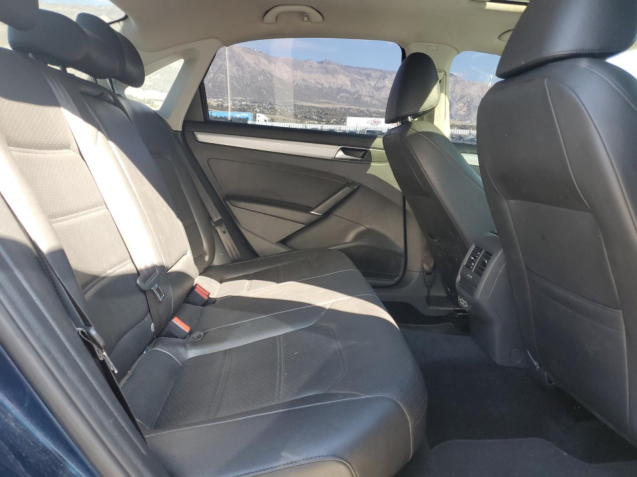 2019 Volkswagen Passat Wolfsburg VIN: 1VWLA7A34KC002117 Lot: 81999595