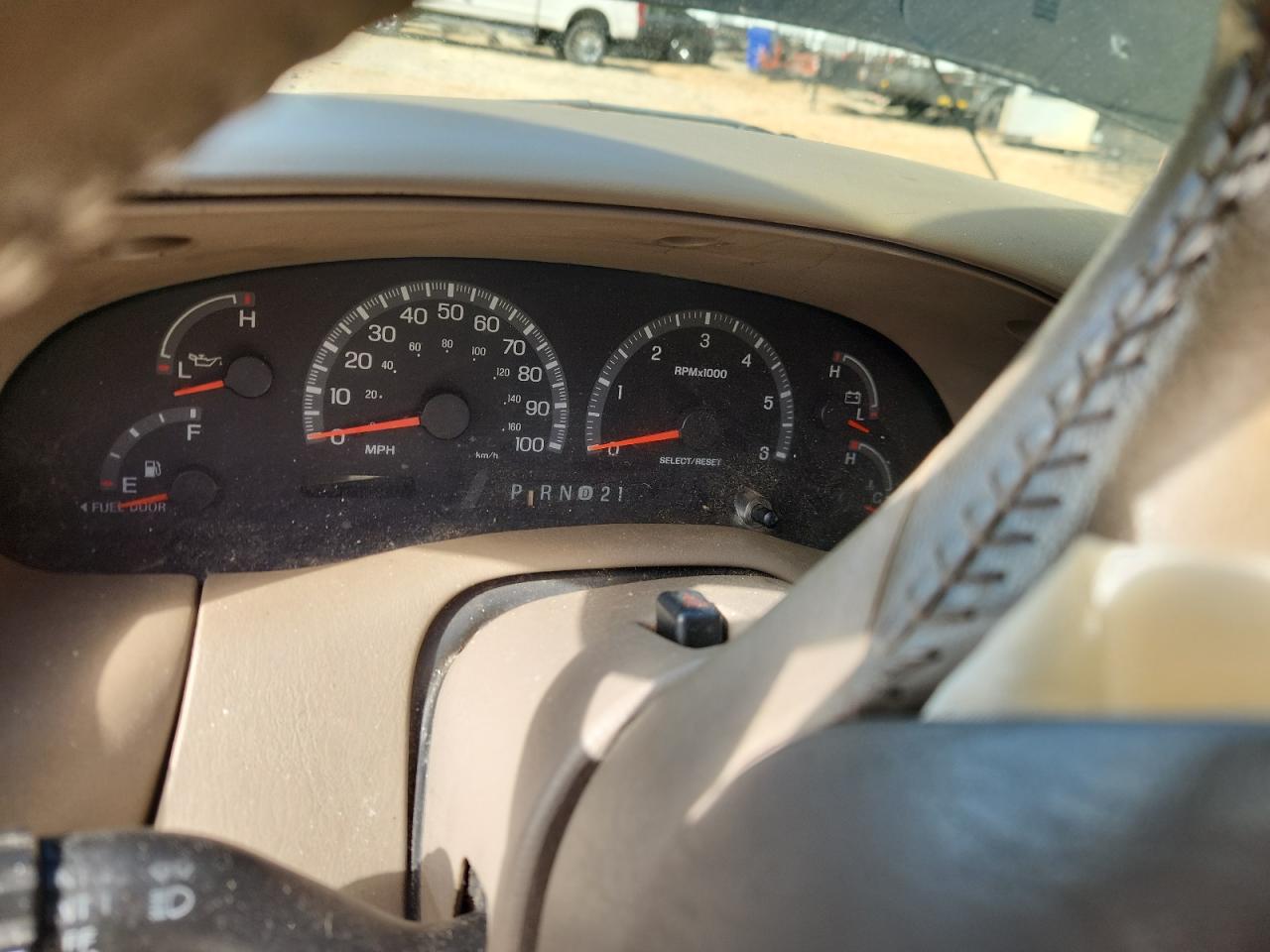 2002 Ford Expedition Eddie Bauer VIN: 1FMRU17L72LA41983 Lot: 84608035