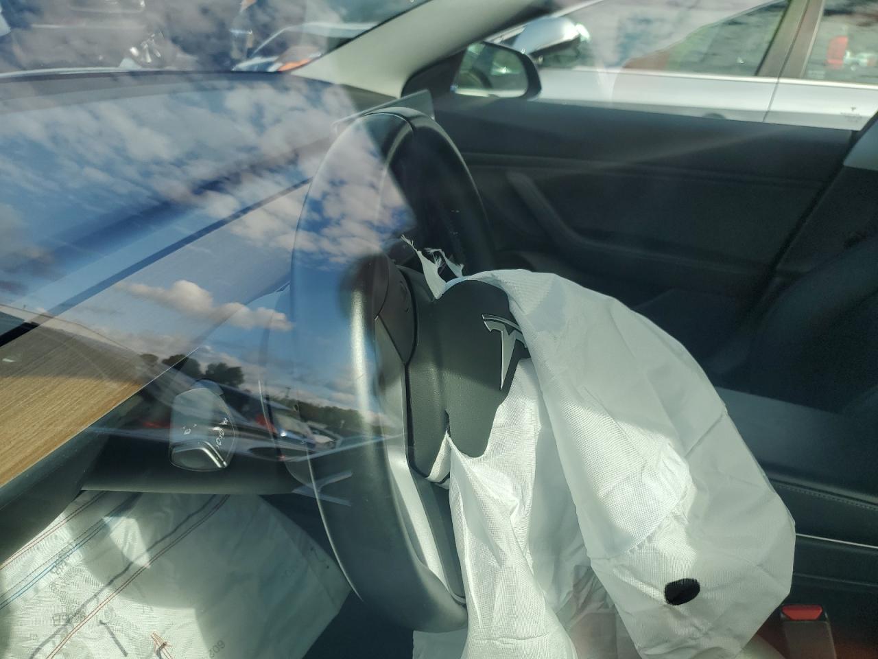 2019 Tesla Model 3 VIN: 5YJ3E1EB3KF386531 Lot: 85487245