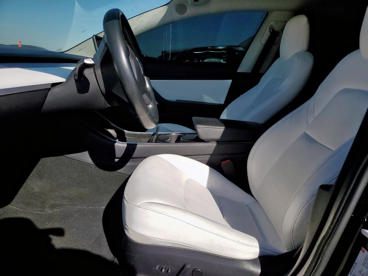 2018 Tesla Model 3 VIN: 5YJ3E1EB4JF170055 Lot: 85122035