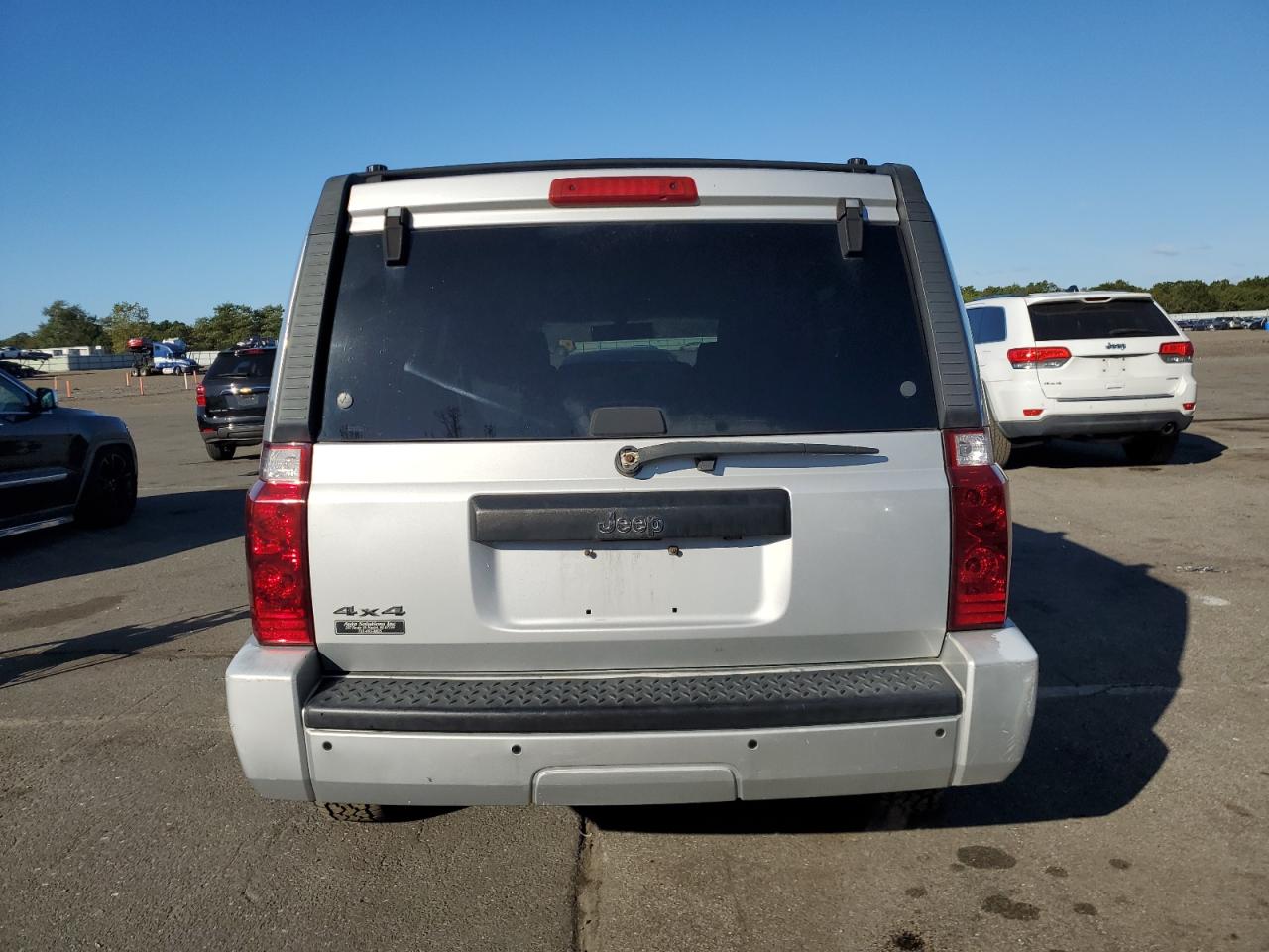 2008 Jeep Commander Sport VIN: 1J8HG48K58C194930 Lot: 84566075