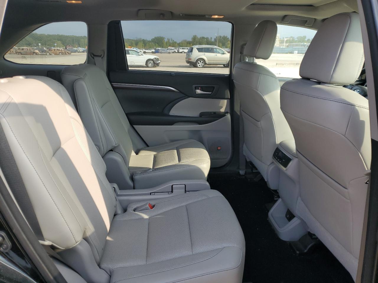 2015 Toyota Highlander Limited VIN: 5TDDKRFH1FS105312 Lot: 86123725