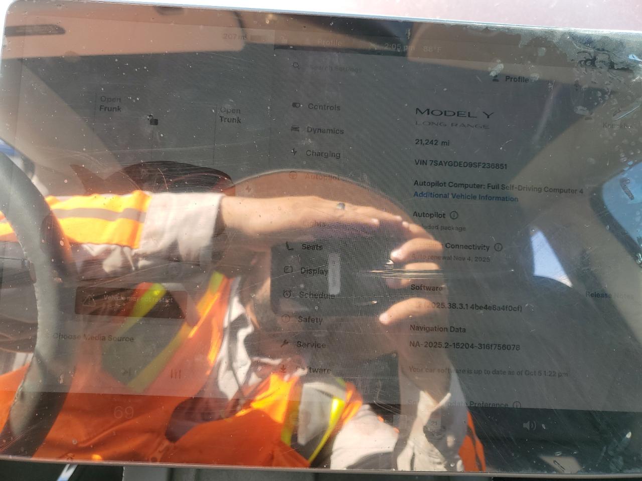 2025 Tesla Model Y VIN: 7SAYGDED9SF236851 Lot: 87475995