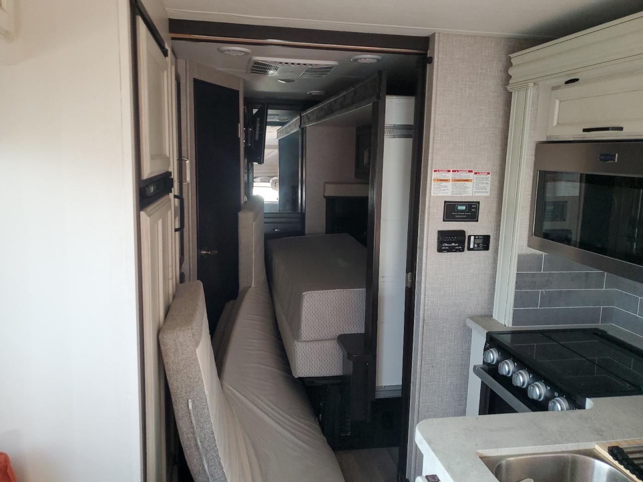 2023 Ford Econoline E450 Super Duty Cutaway Van VIN: 1FDXE4FN2PDD32918 Lot: 85863335