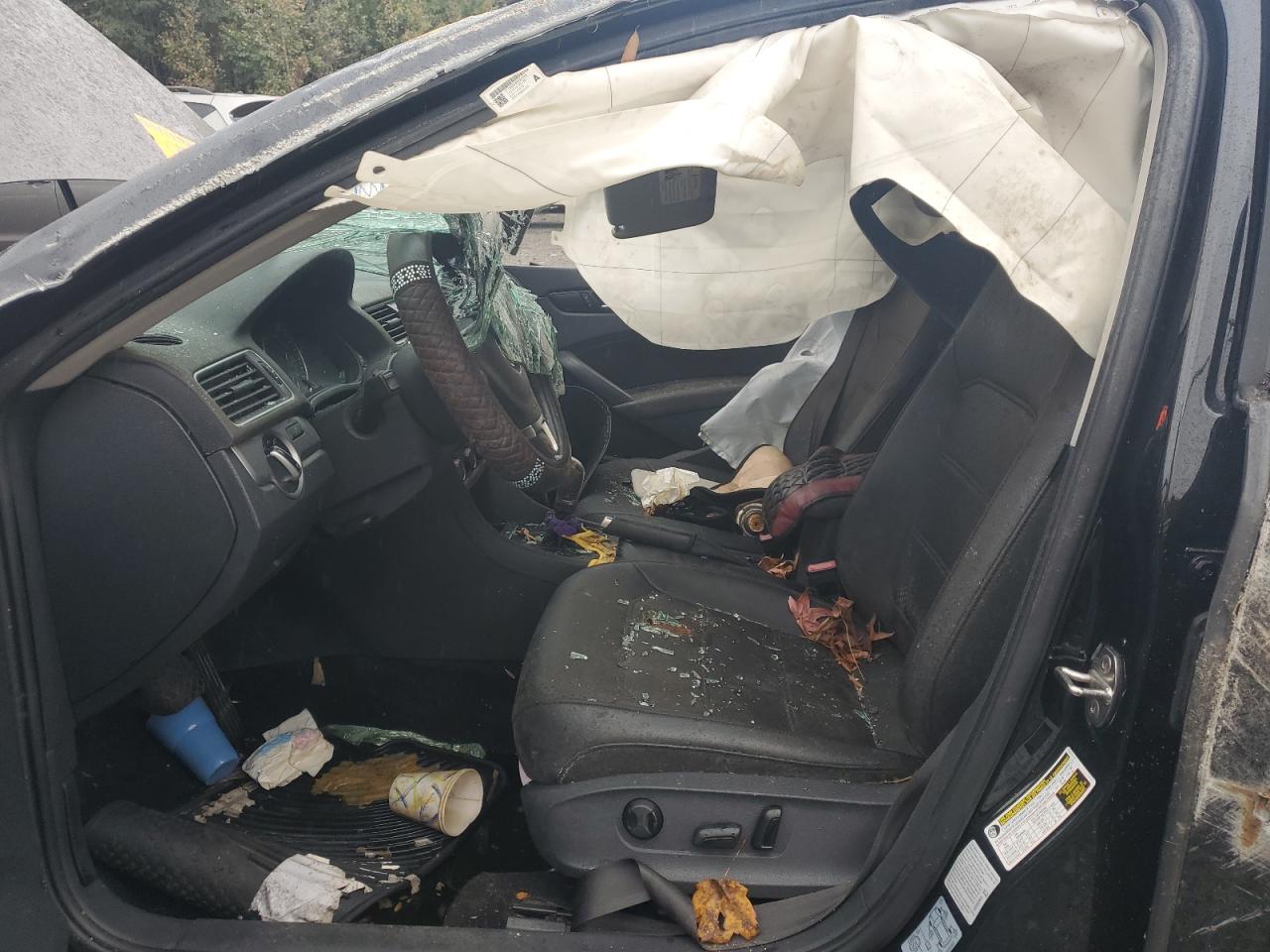 2015 Volkswagen Passat S VIN: 1VWAS7A38FC120973 Lot: 82350385