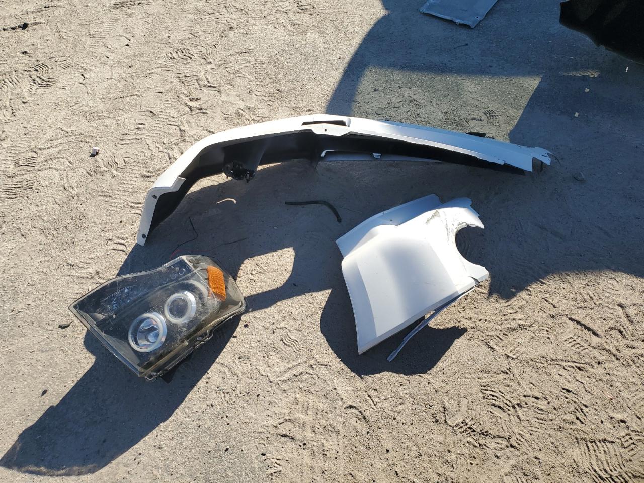 2011 Ford Expedition Limited VIN: 1FMJU1K51BEF06400 Lot: 90129775