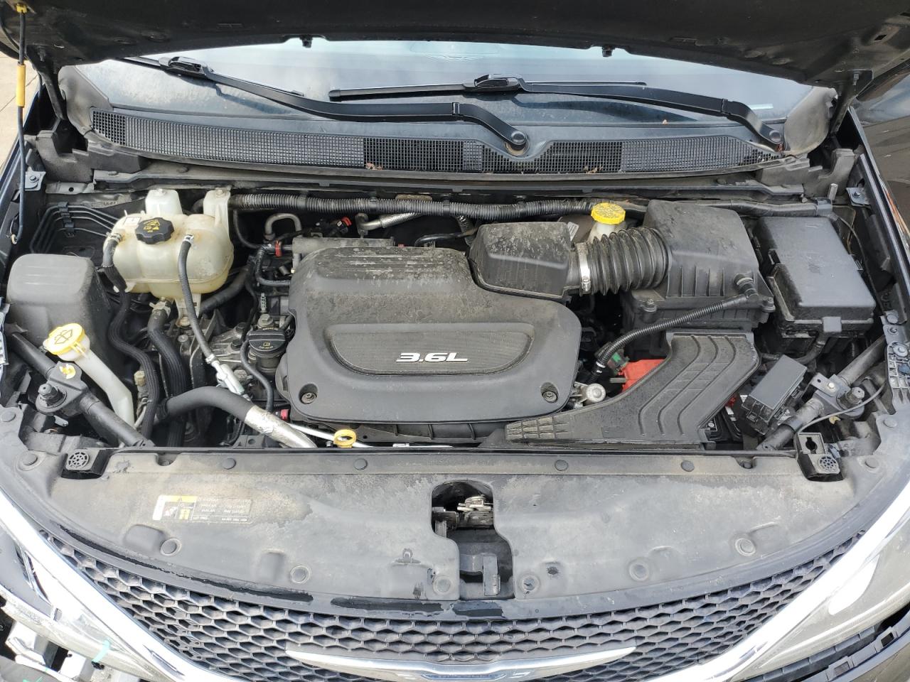 2017 Chrysler Pacifica Touring L VIN: 2C4RC1BG1HR577829 Lot: 90492965