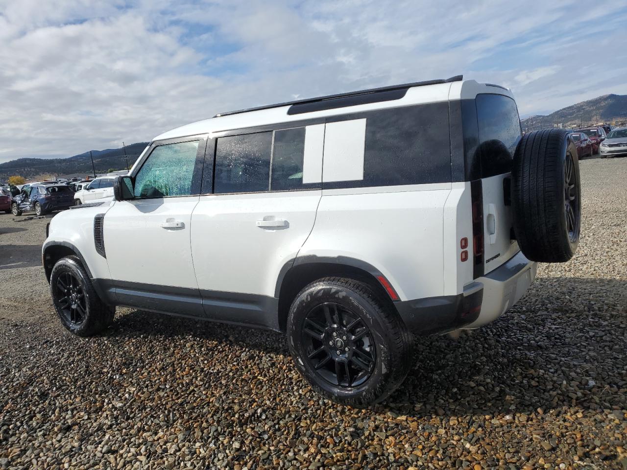 LAND ROVER DEFENDER 2025 SALEJ7EX0S2398165 Photo 2