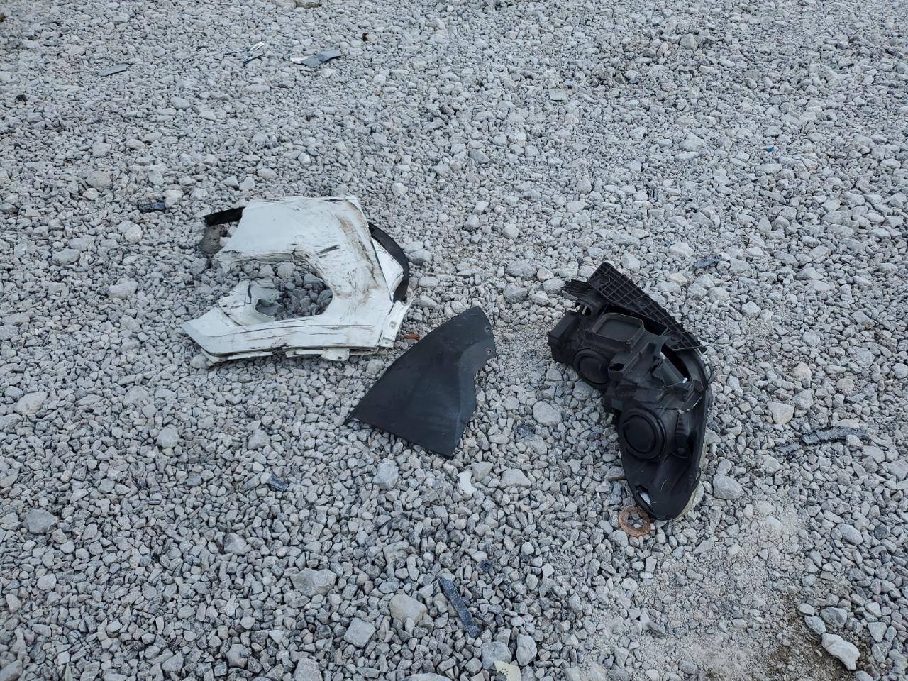 2018 Ford Escape Se VIN: 1FMCU9GD3JUB08326 Lot: 89702735