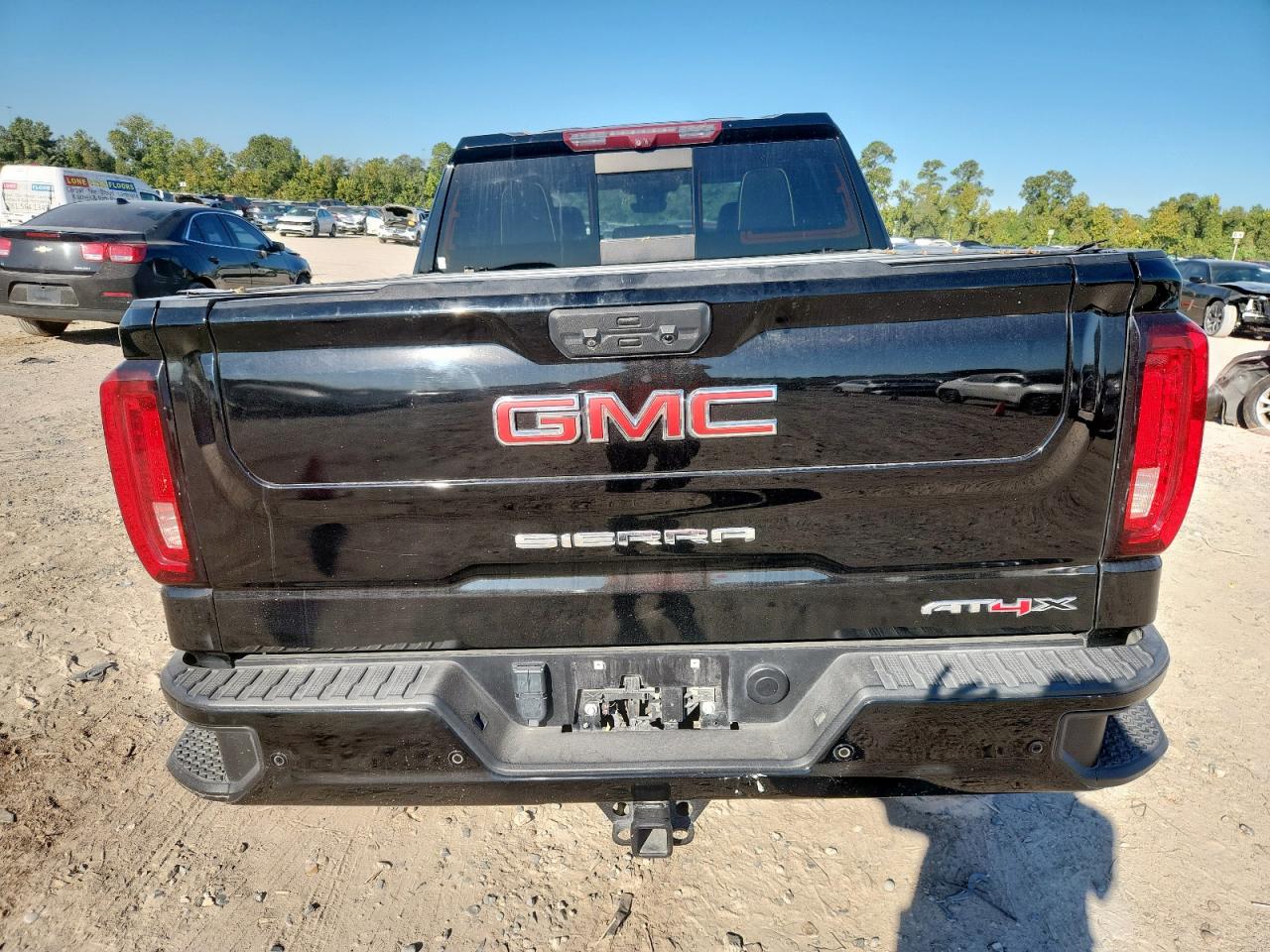 2022 GMC Sierra K1500 At4X VIN: 3GTUUFEL6NG581728 Lot: 85601135
