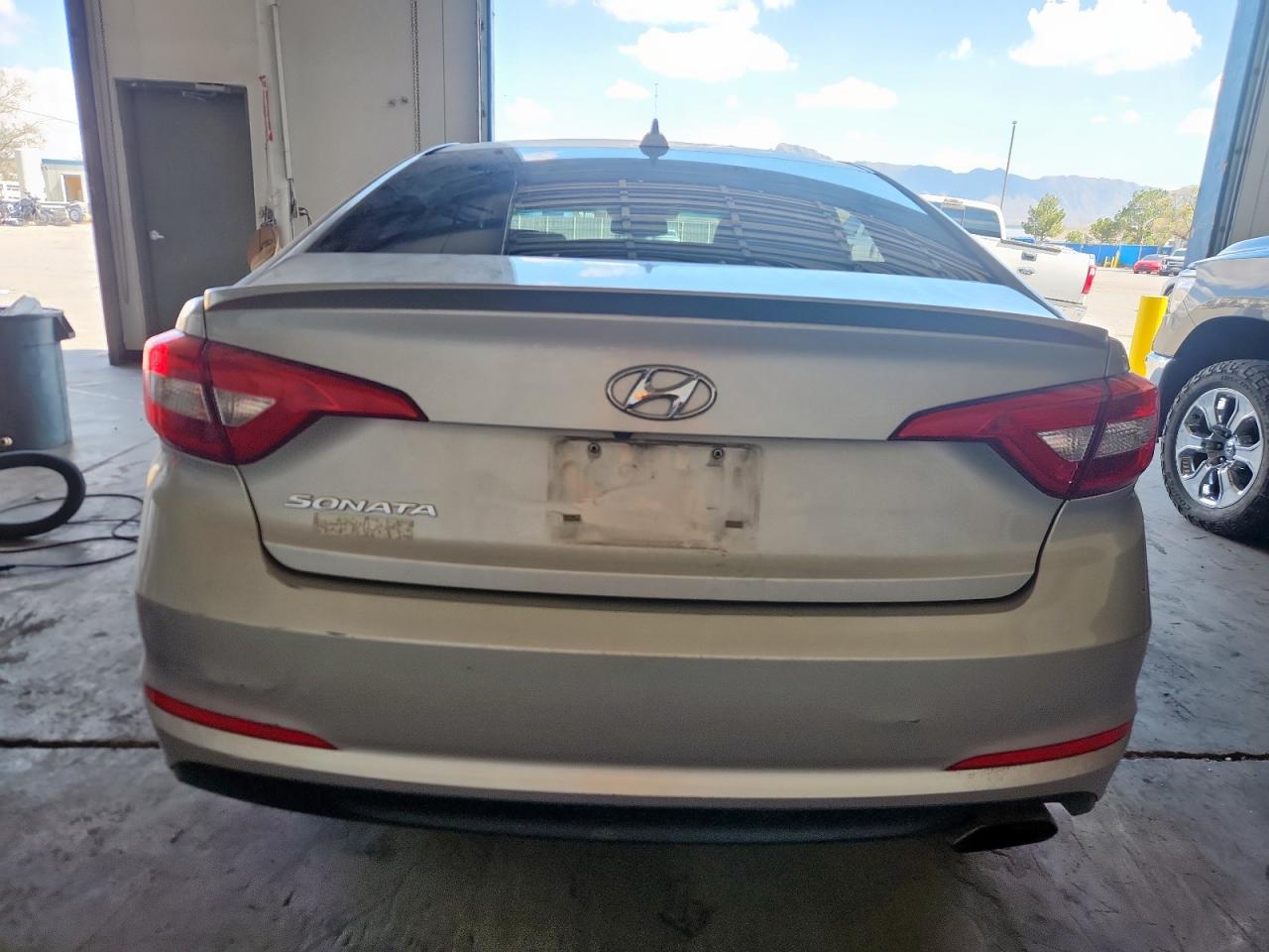 2015 Hyundai Sonata Se VIN: 5NPE24AF7FH206633 Lot: 86319035