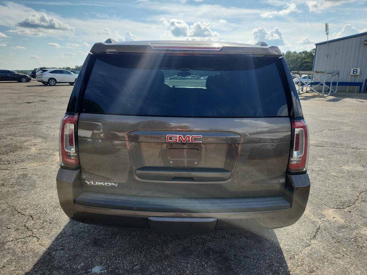 2015 GMC Yukon Sle VIN: 1GKS1AKC5FR551648 Lot: 84889235