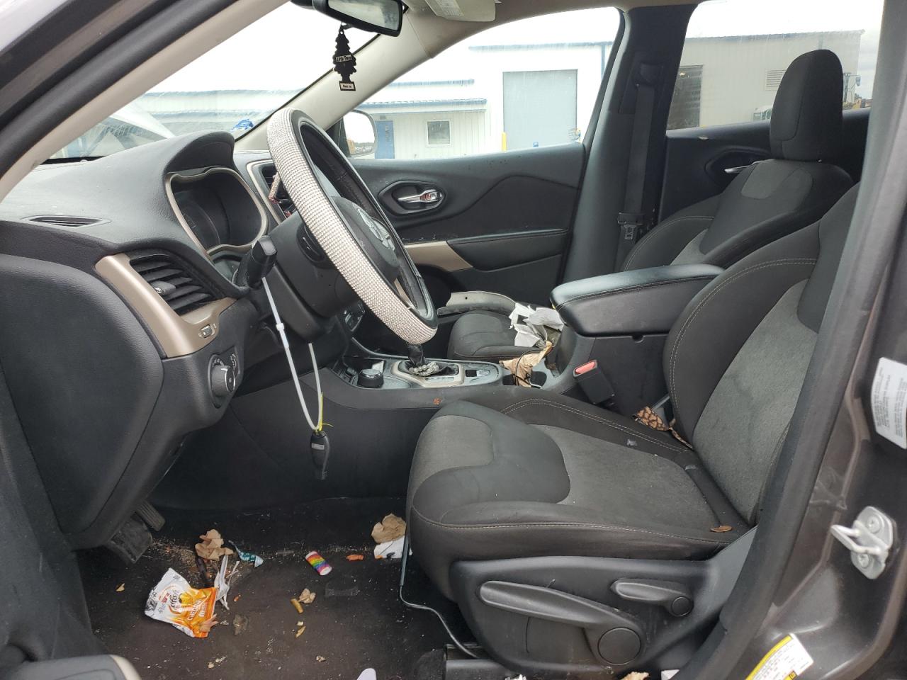 2018 Jeep Cherokee Latitude VIN: 1C4PJMCB5JD502402 Lot: 85296655