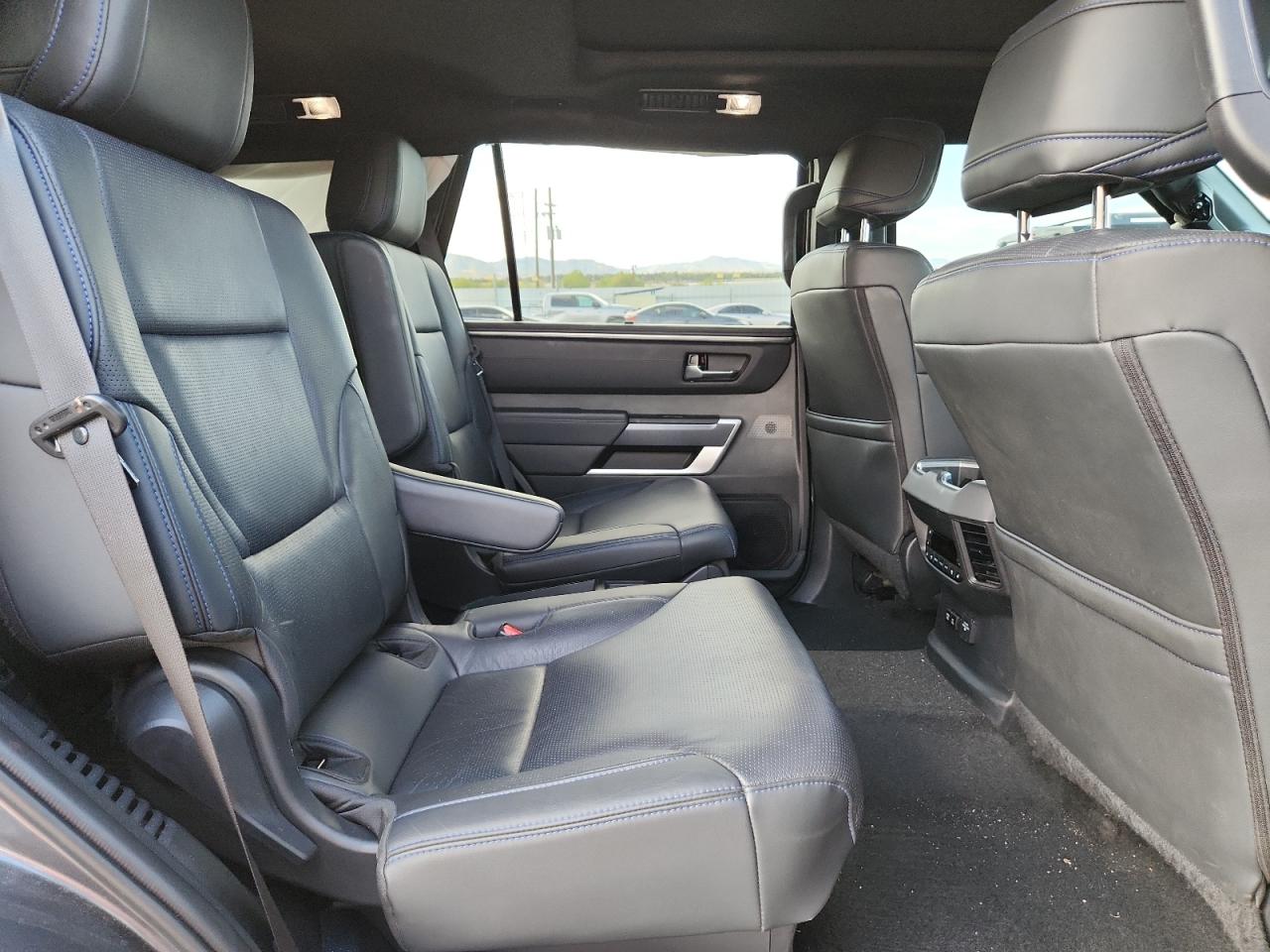 2024 Toyota Sequoia Sr5 VIN: 7SVAAABA7RX035464 Lot: 82376985