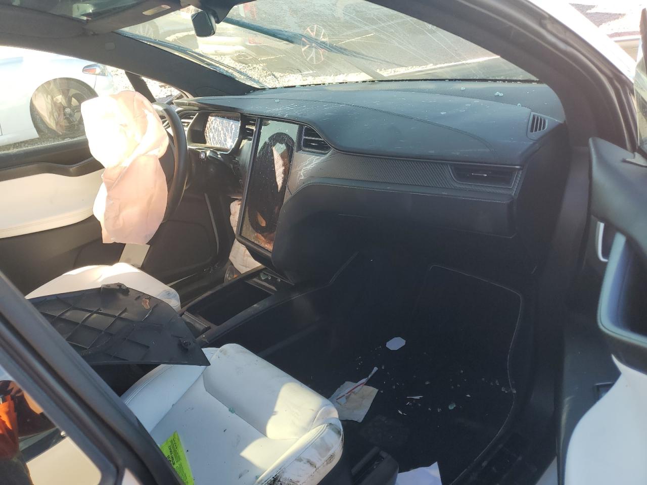 2021 Tesla Model X VIN: 5YJXCBE4XMF324643 Lot: 90622885