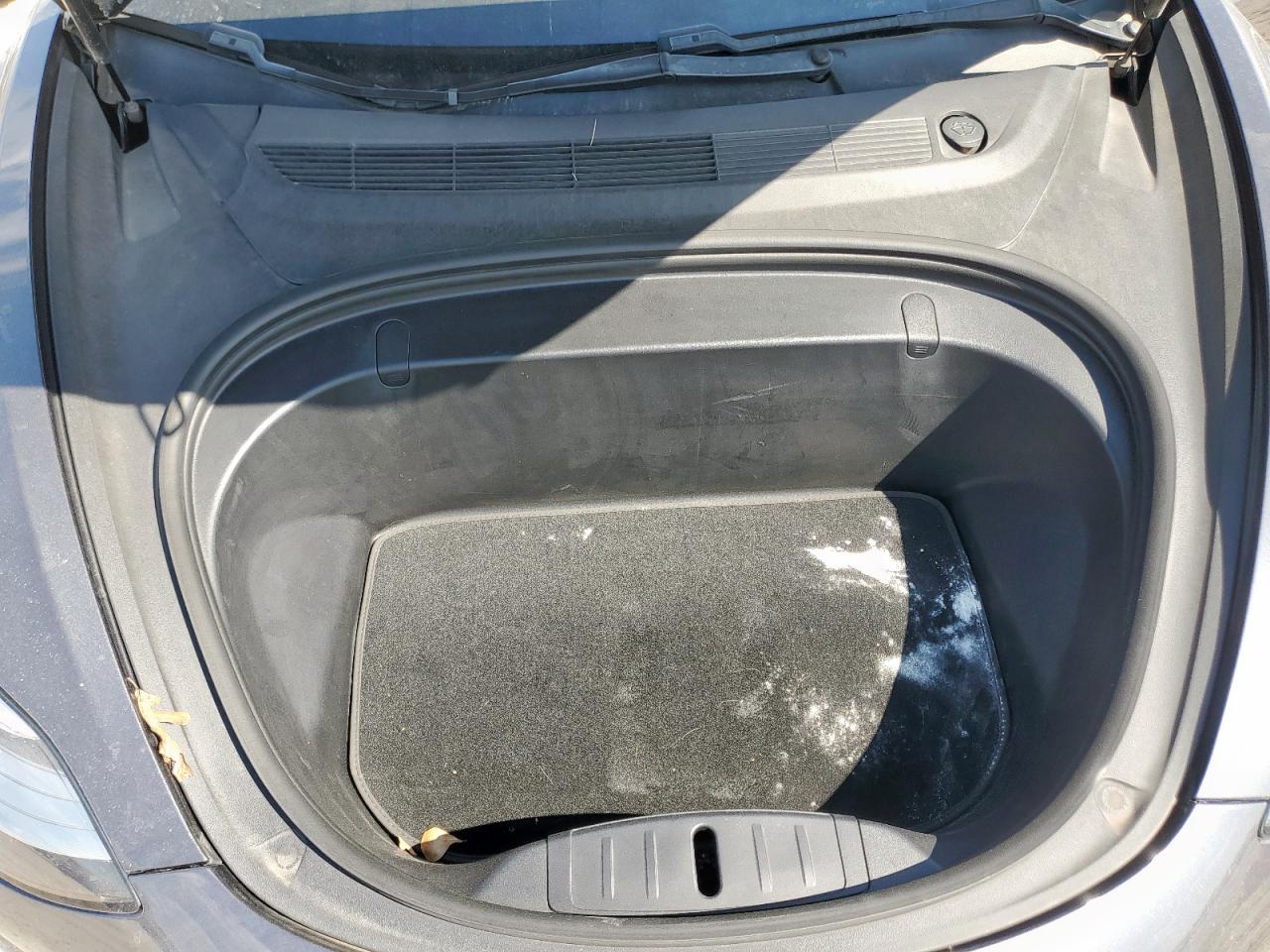 2018 Tesla Model 3 VIN: 5YJ3E1EB9JF114323 Lot: 84976905