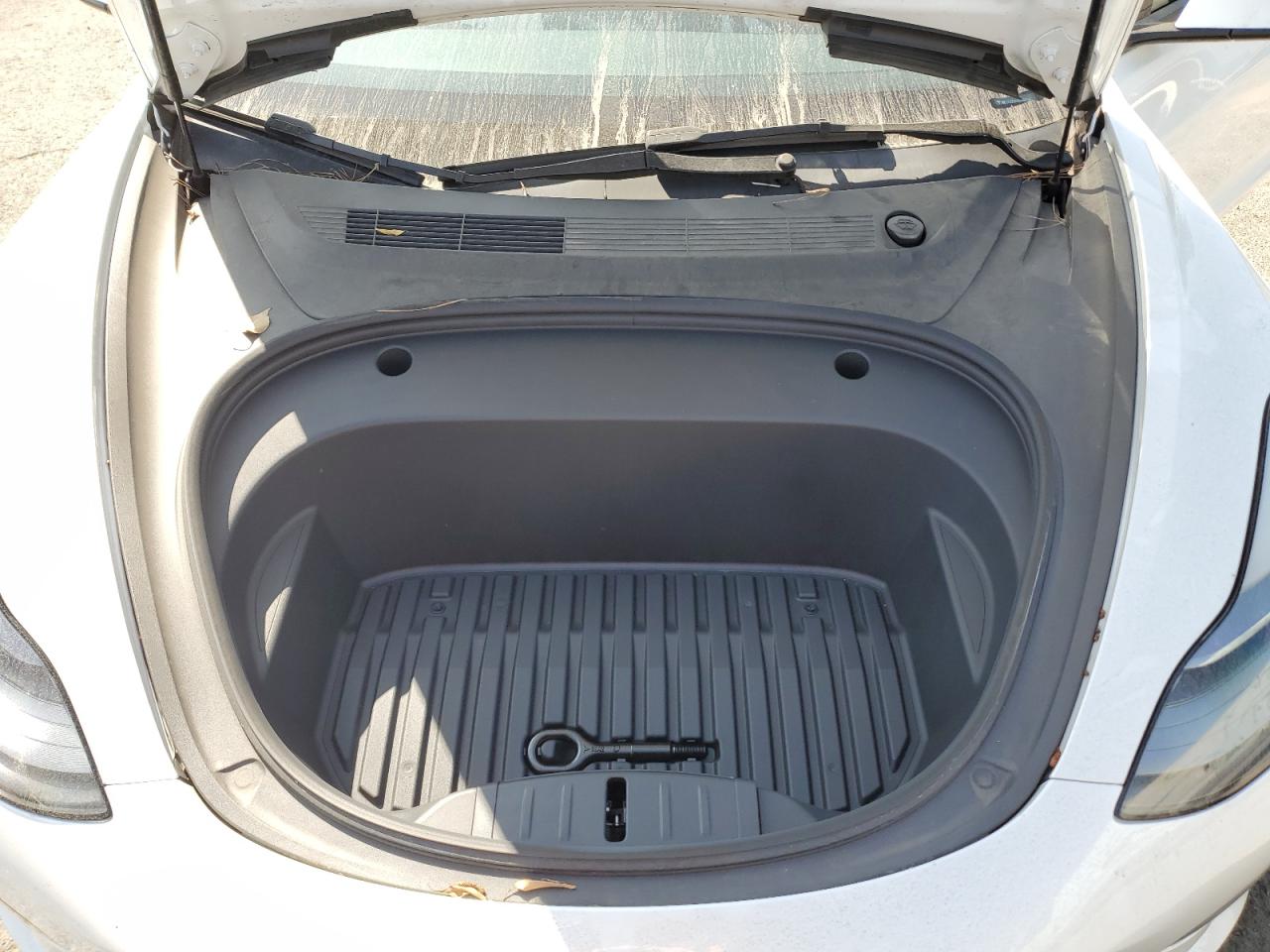 2023 Tesla Model 3 VIN: 5YJ3E1EA1PF581798 Lot: 84482595