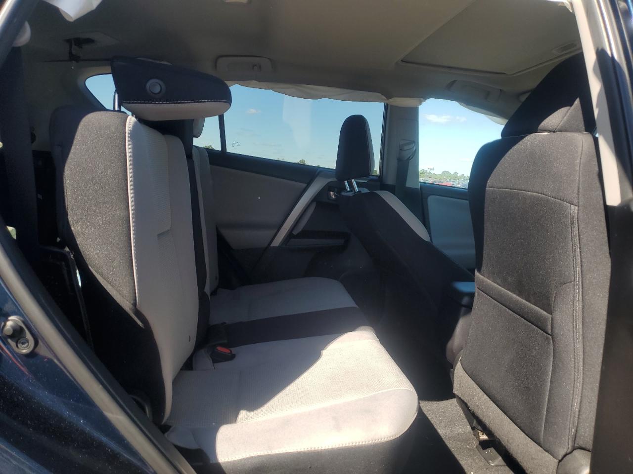 2017 Toyota Rav4 Xle VIN: 2T3RFREV2HW685950 Lot: 82368965